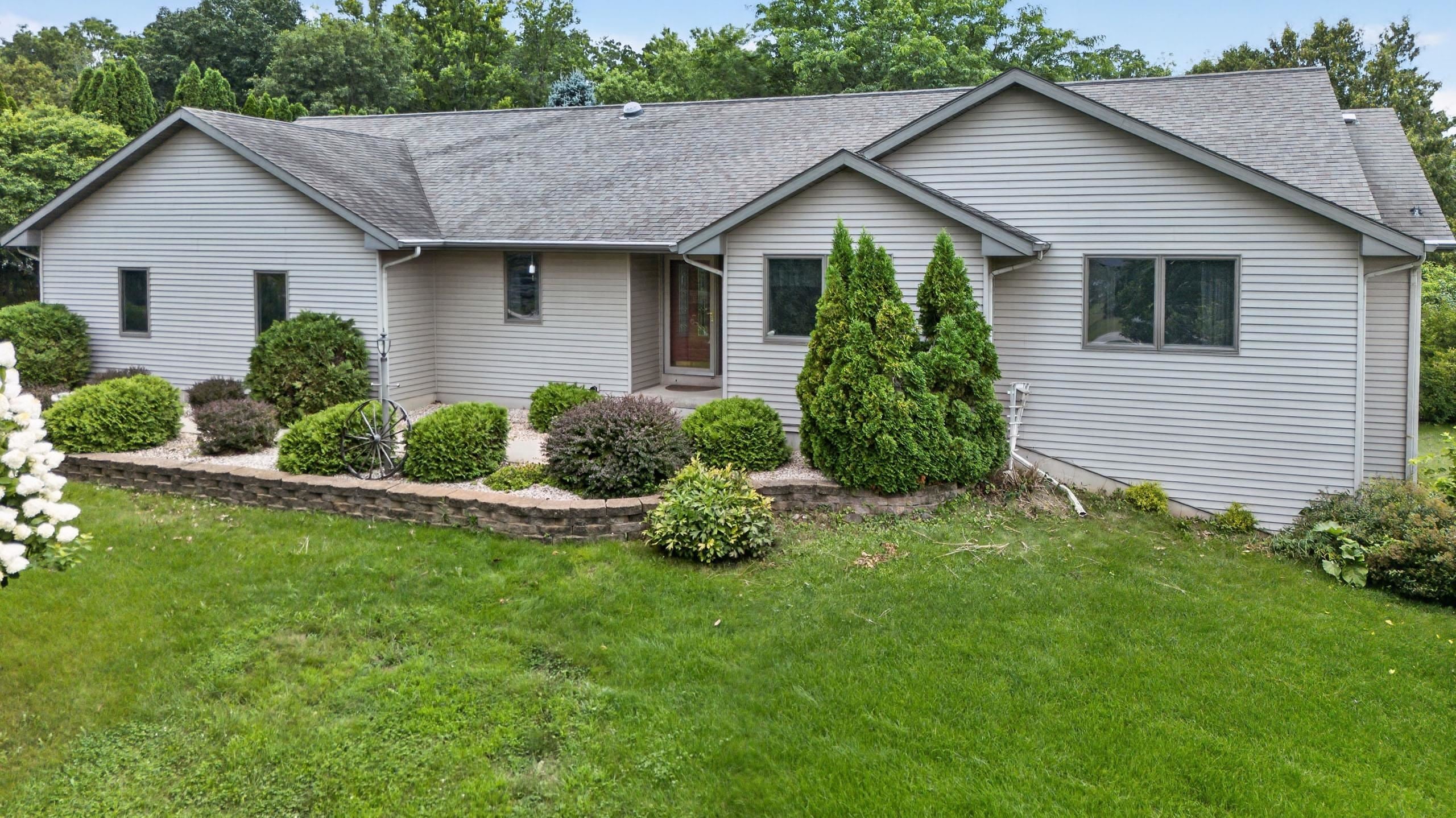 5701 N Ridge View Drive
