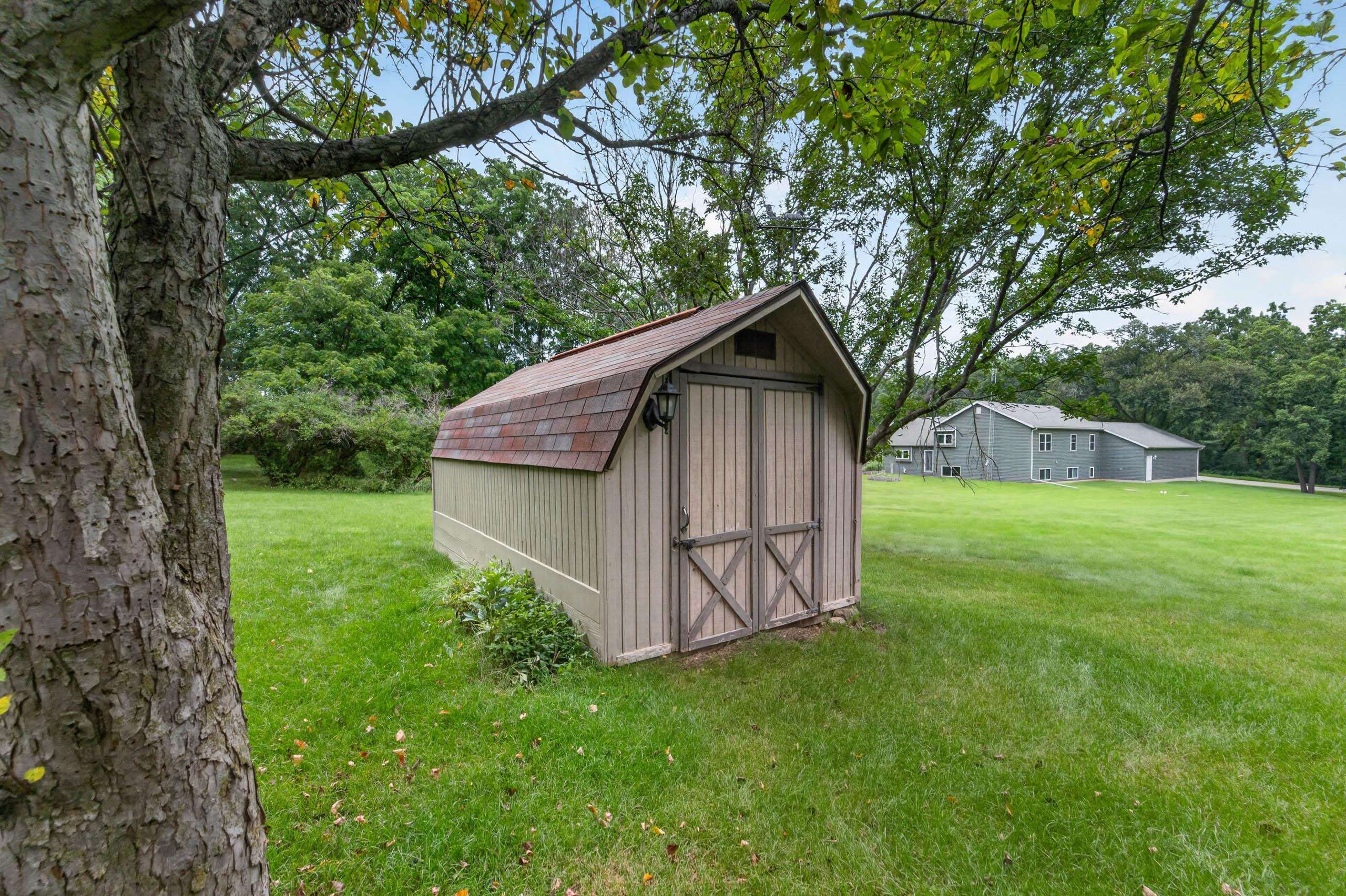 5701 N Ridge View Drive