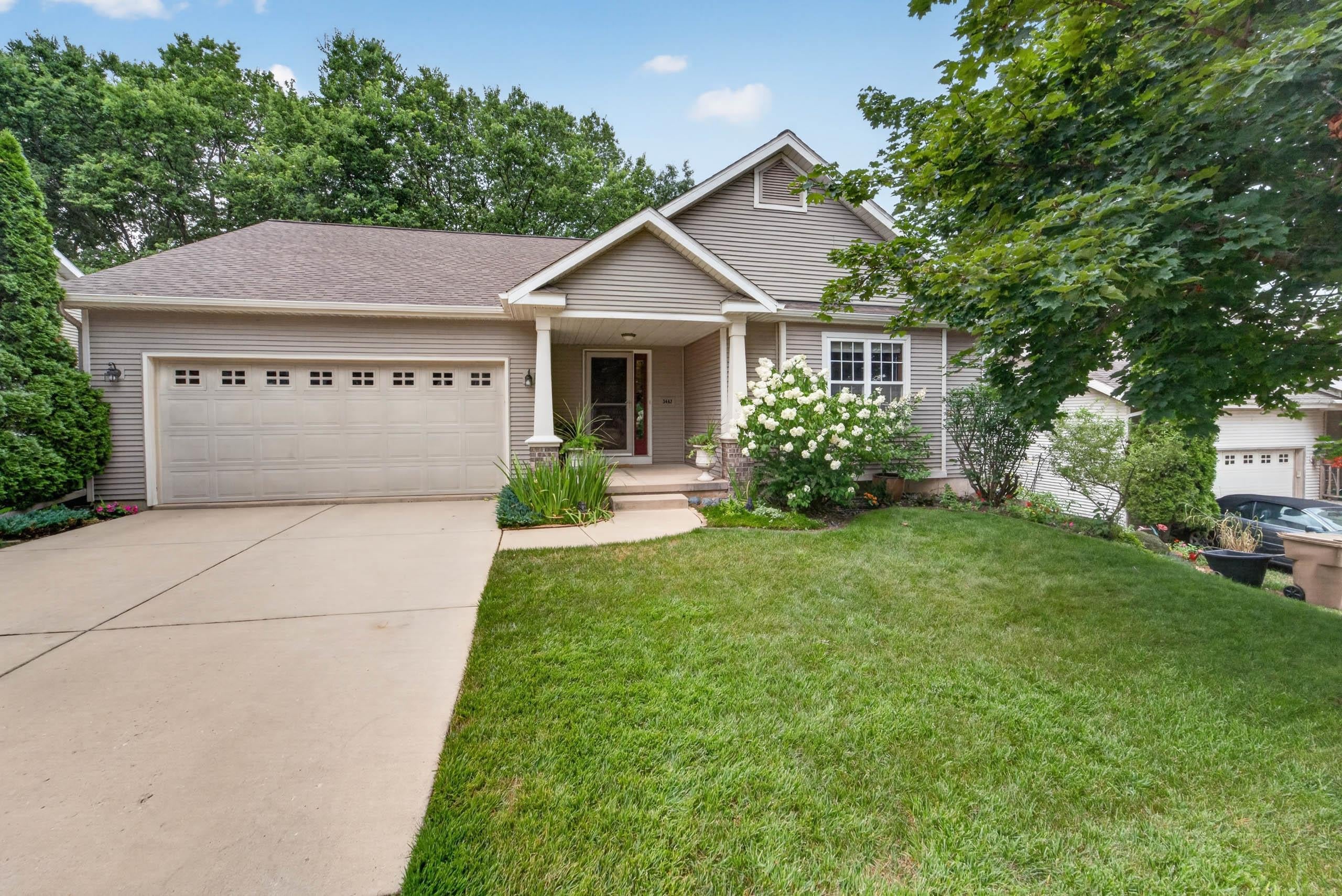 3442 Dorchester Way