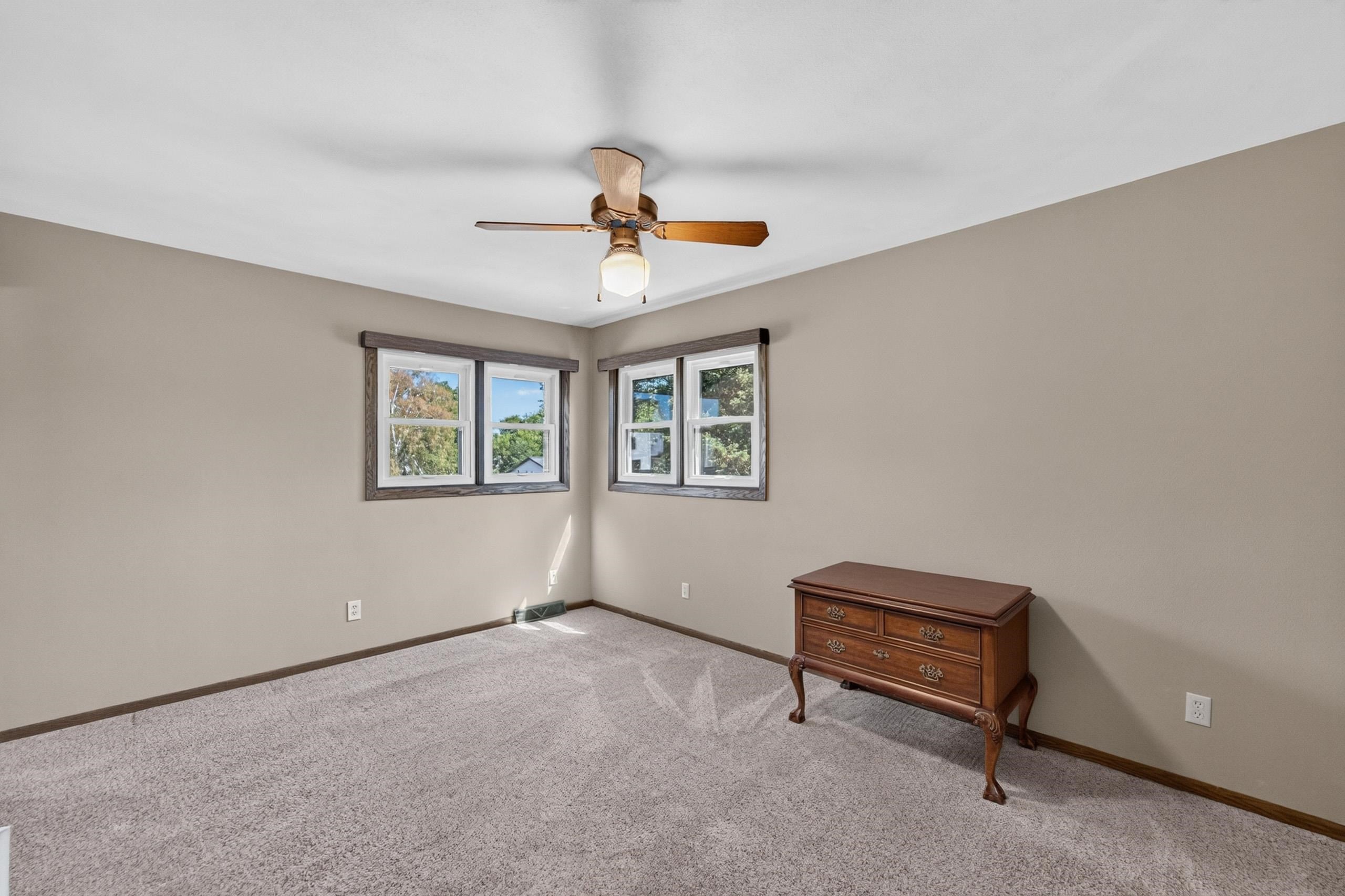 4552 Falcon Court