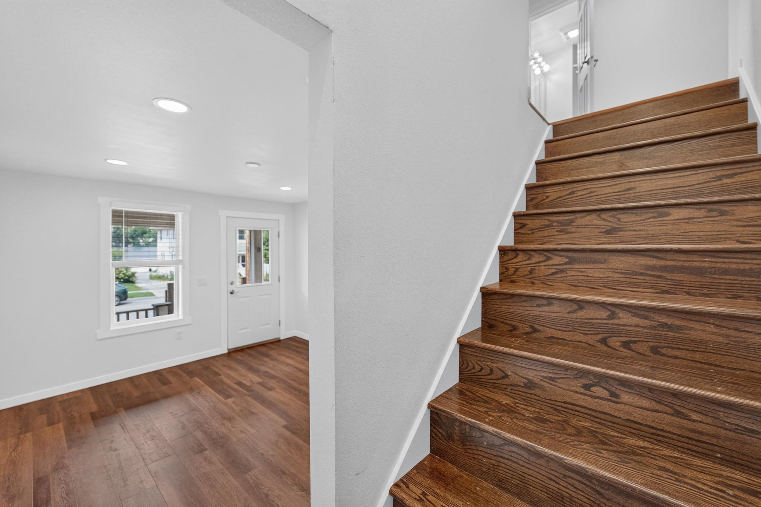 1123 Emerald Street