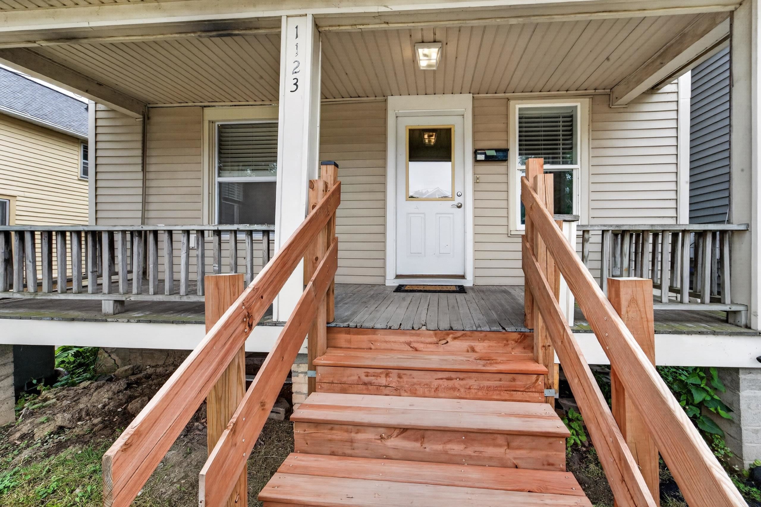 1123 Emerald Street