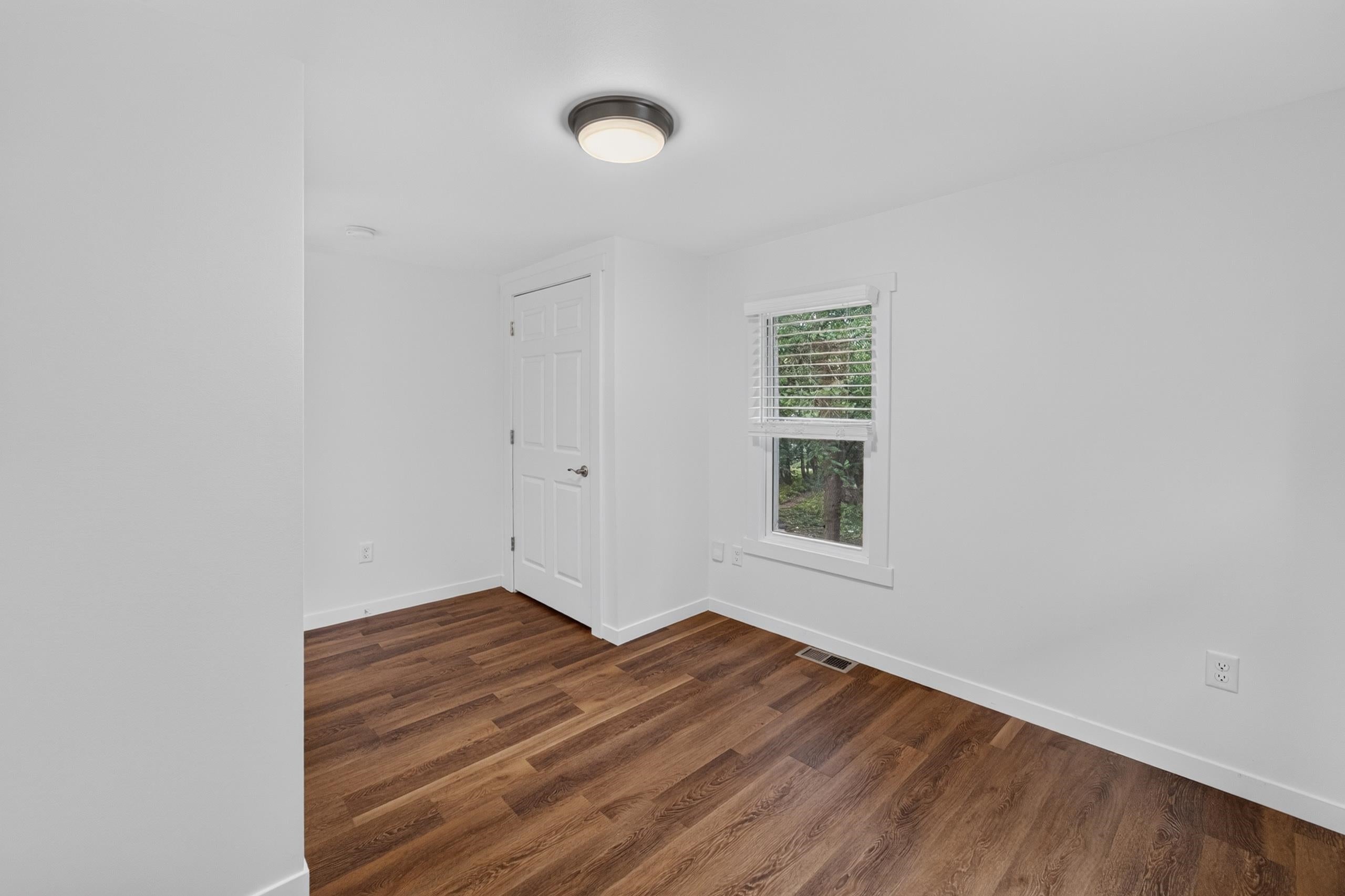 1123 Emerald Street