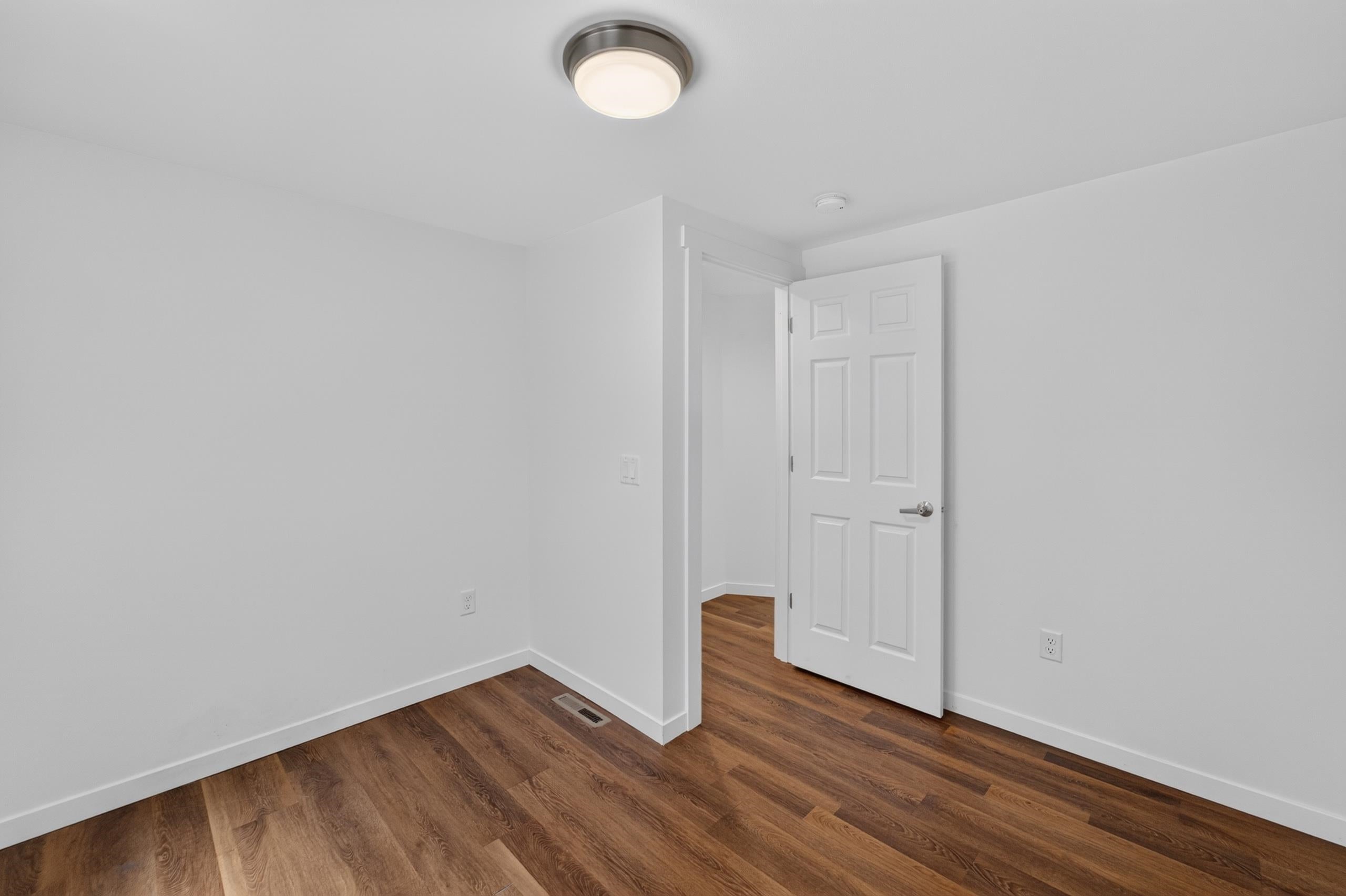 1123 Emerald Street