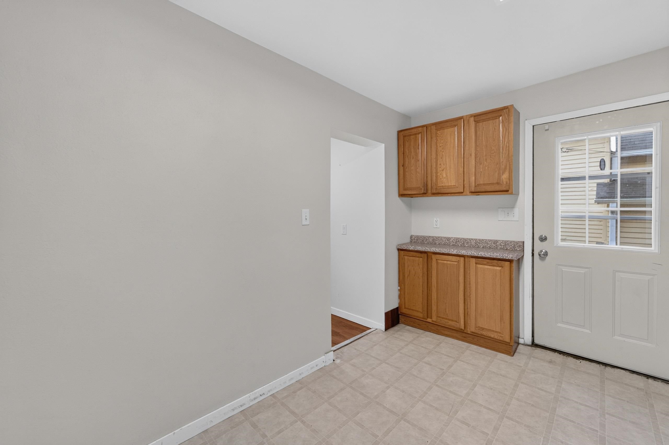 1123 Emerald Street