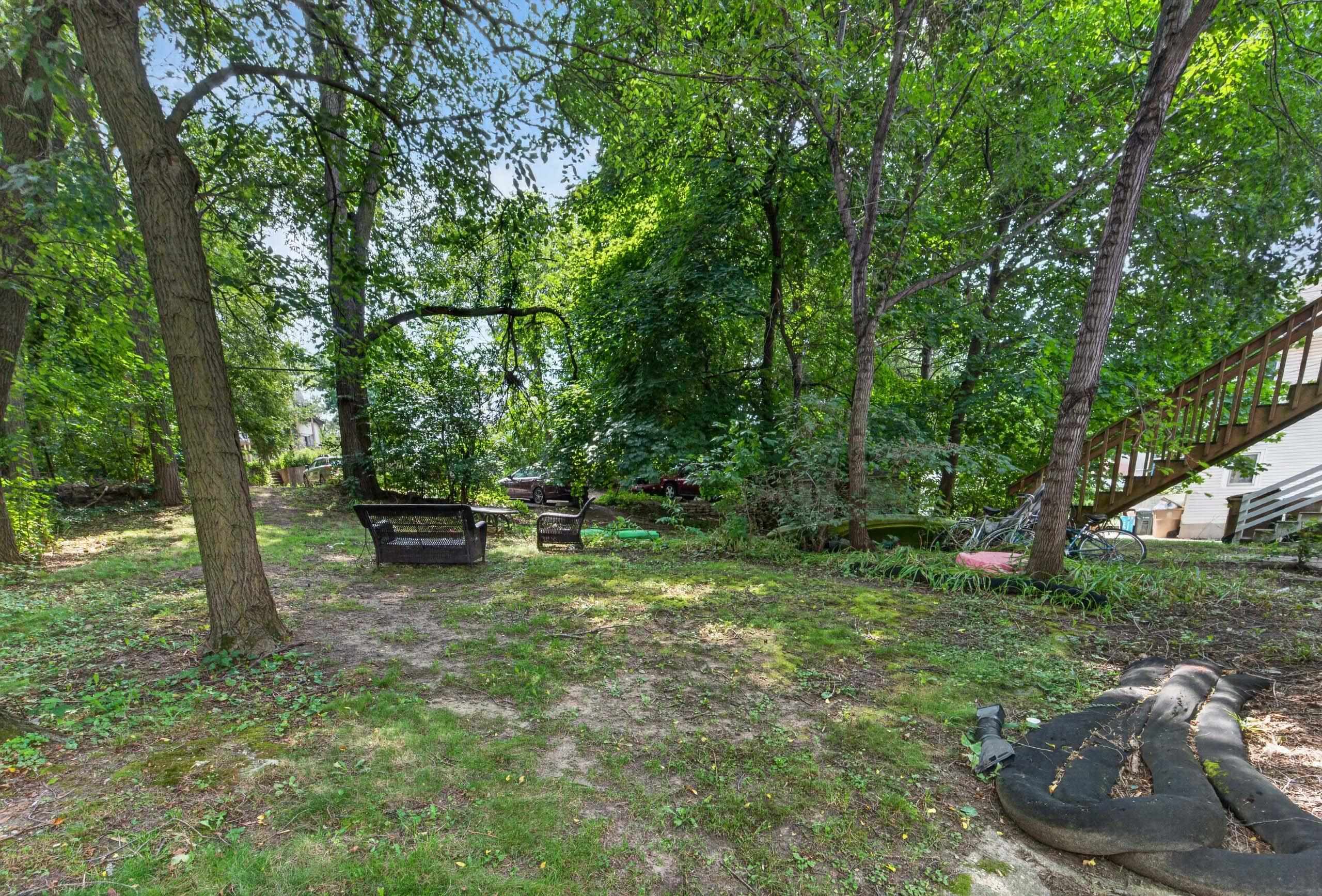 1123 Emerald Street