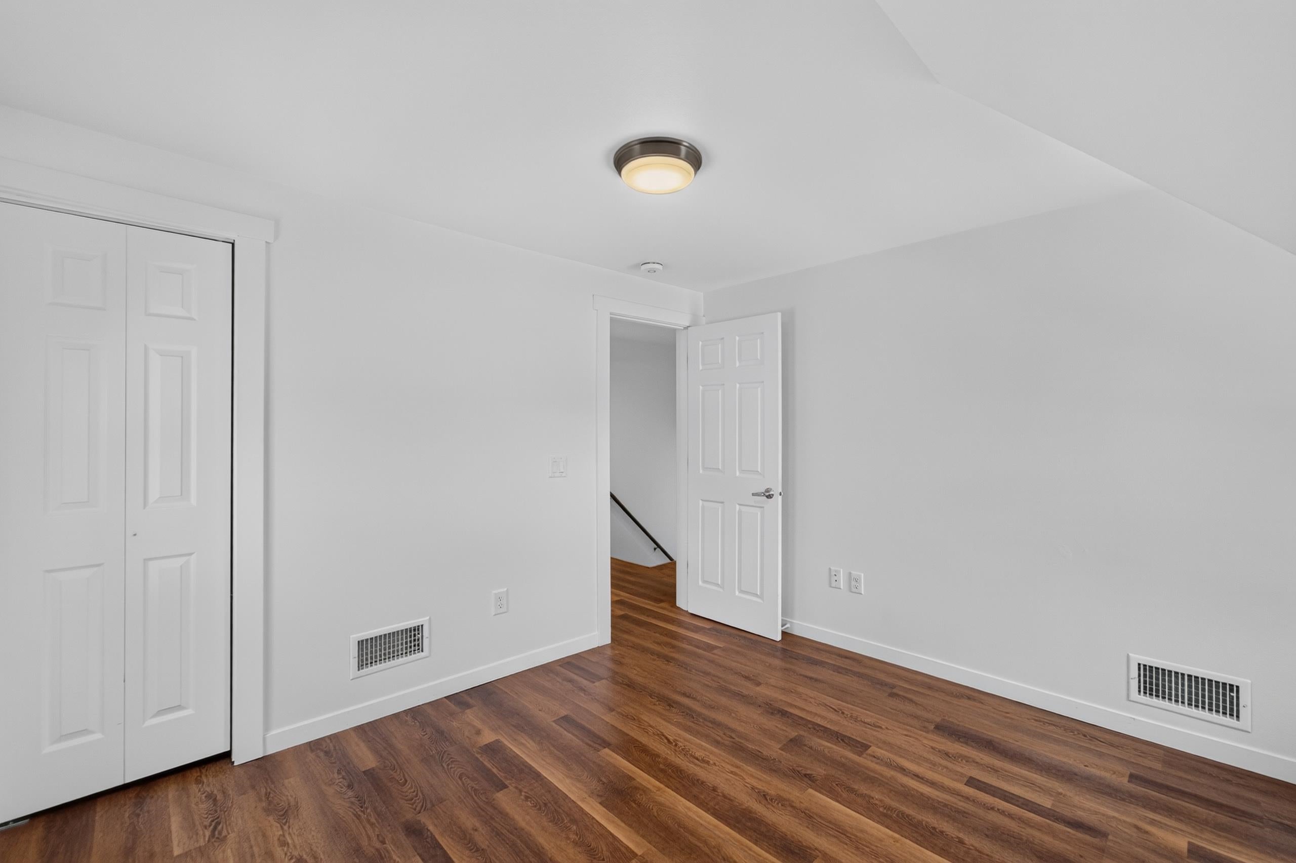 1123 Emerald Street
