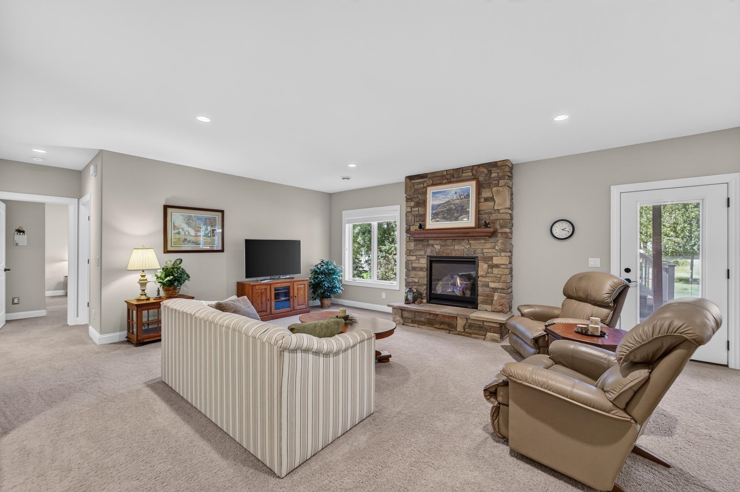 100 Autumnwood Circle