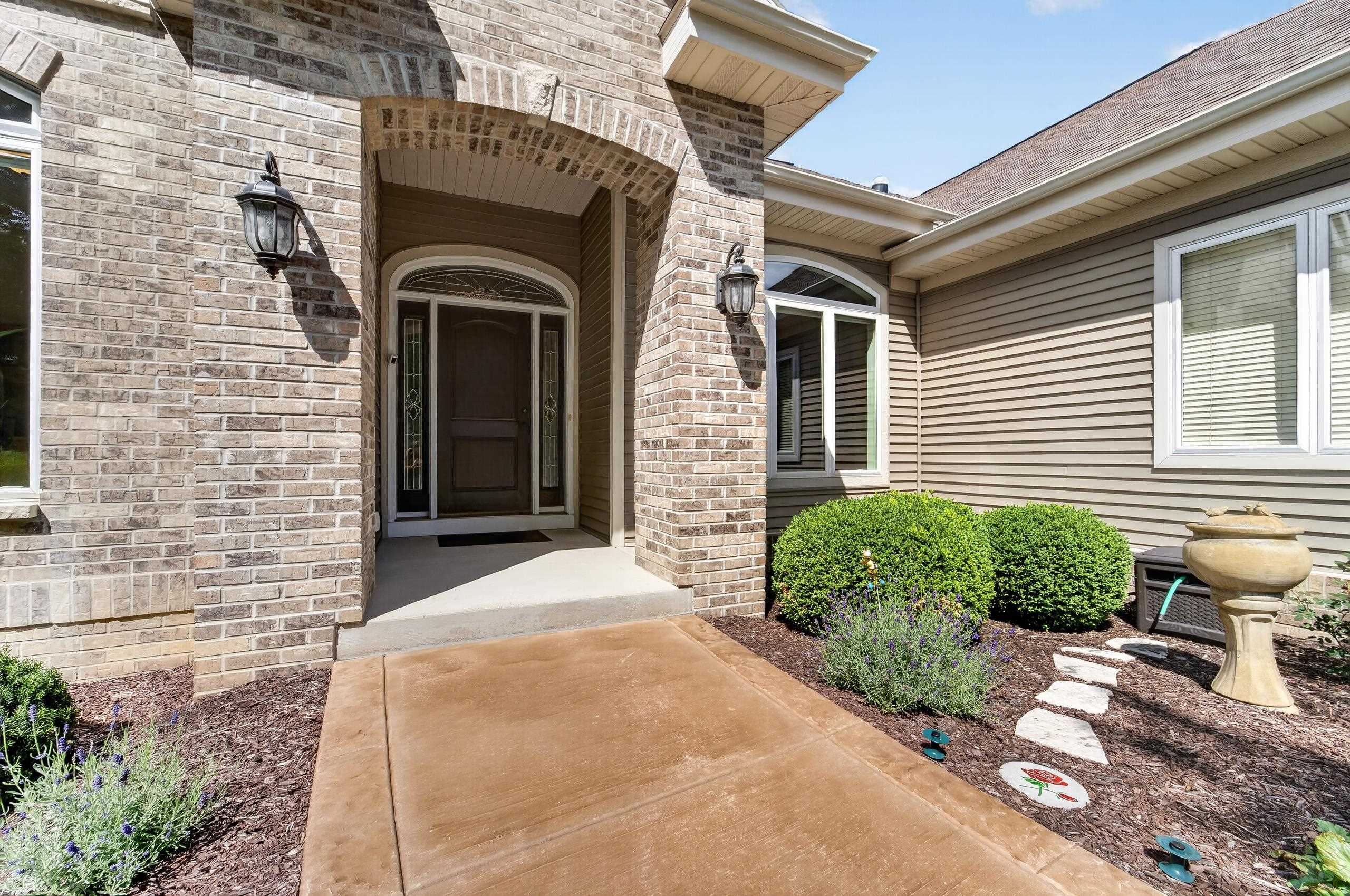 100 Autumnwood Circle