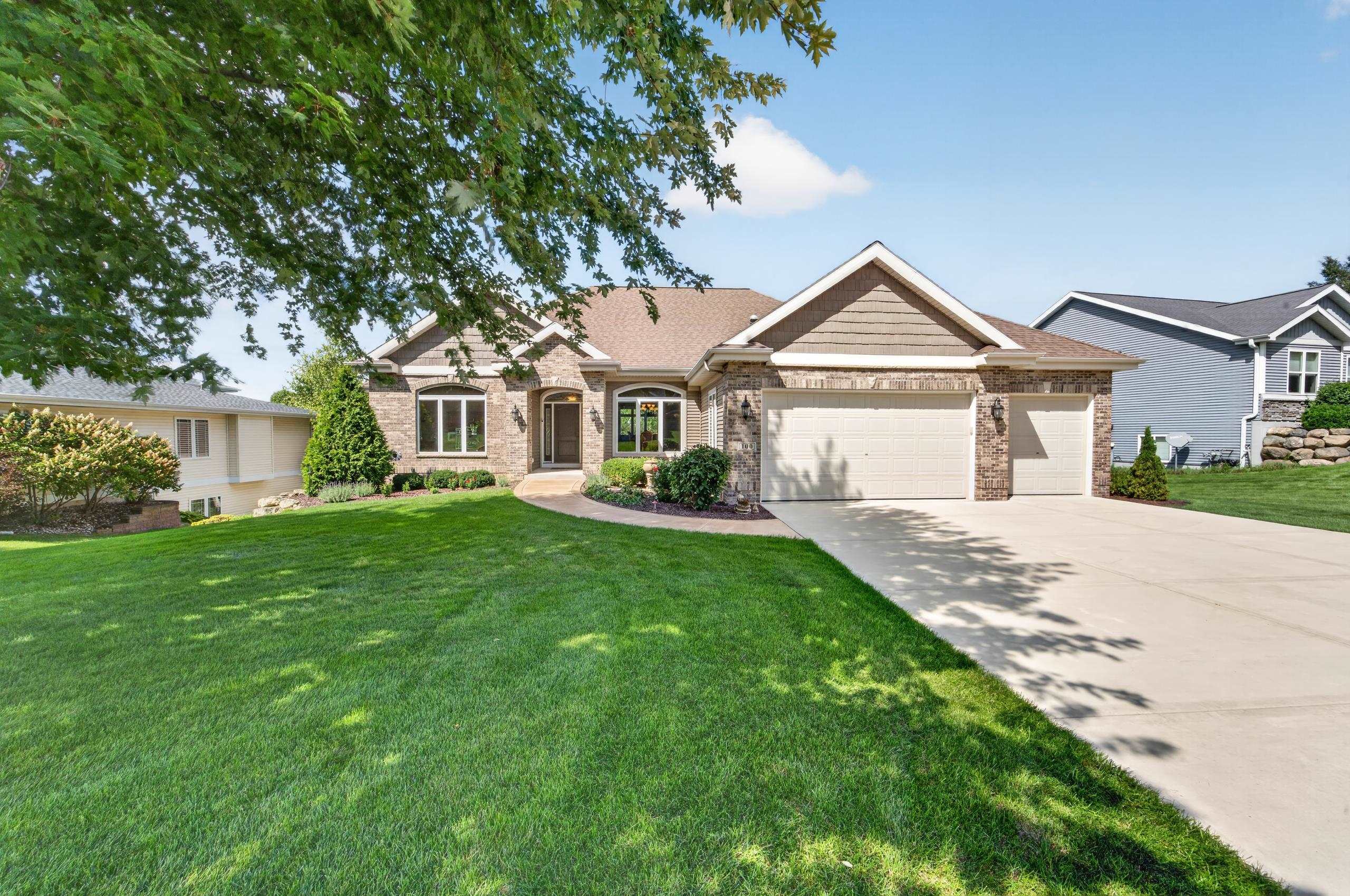 100 Autumnwood Circle
