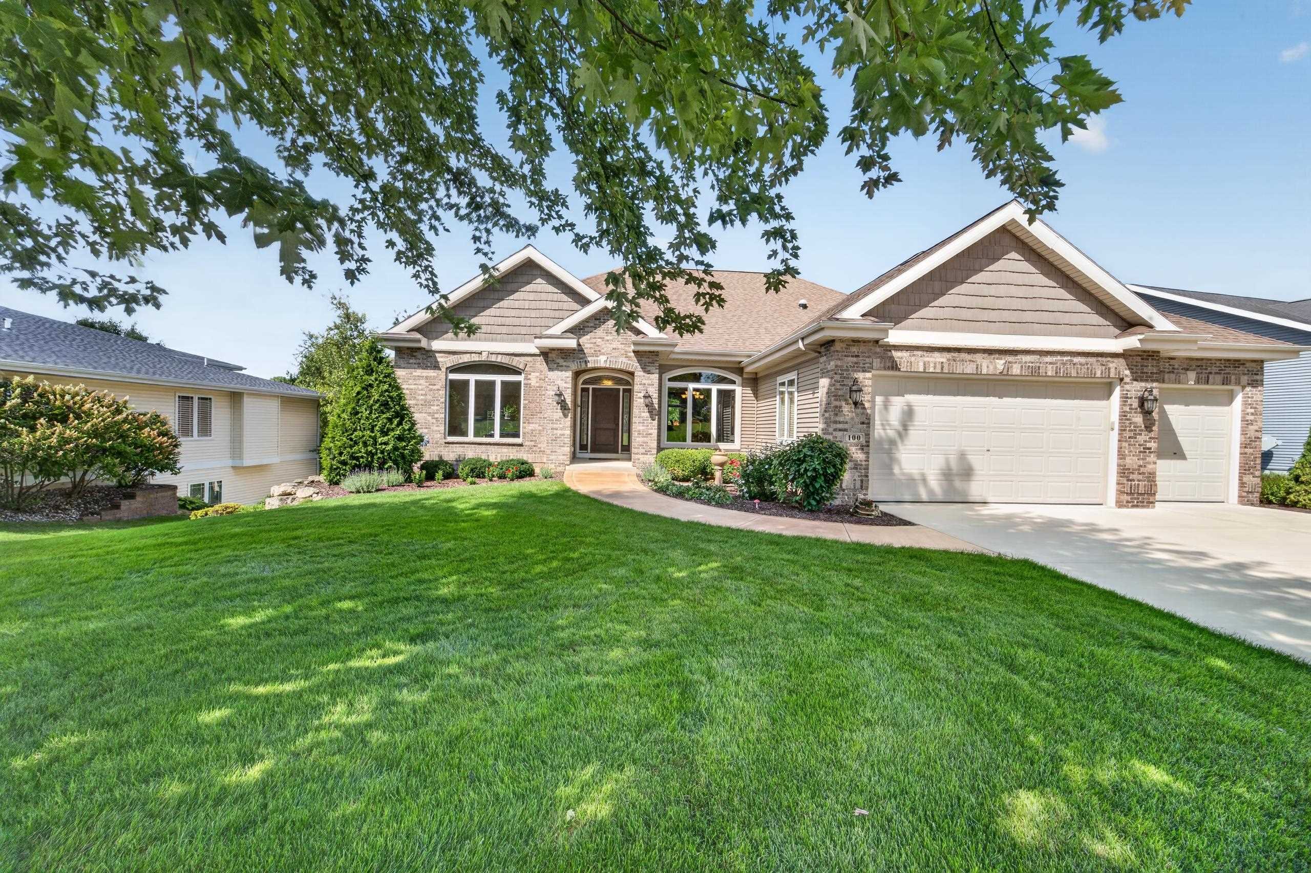100 Autumnwood Circle