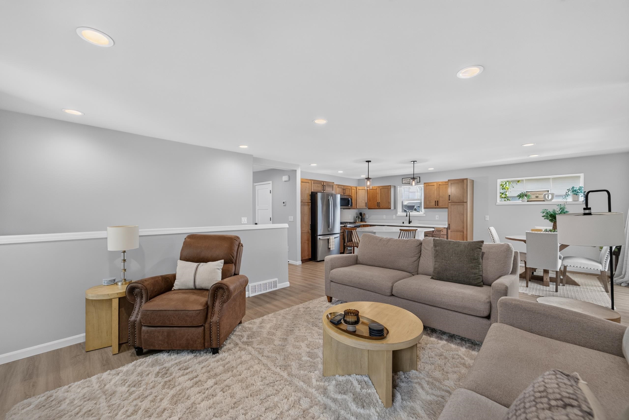9318 Highland Gate Way