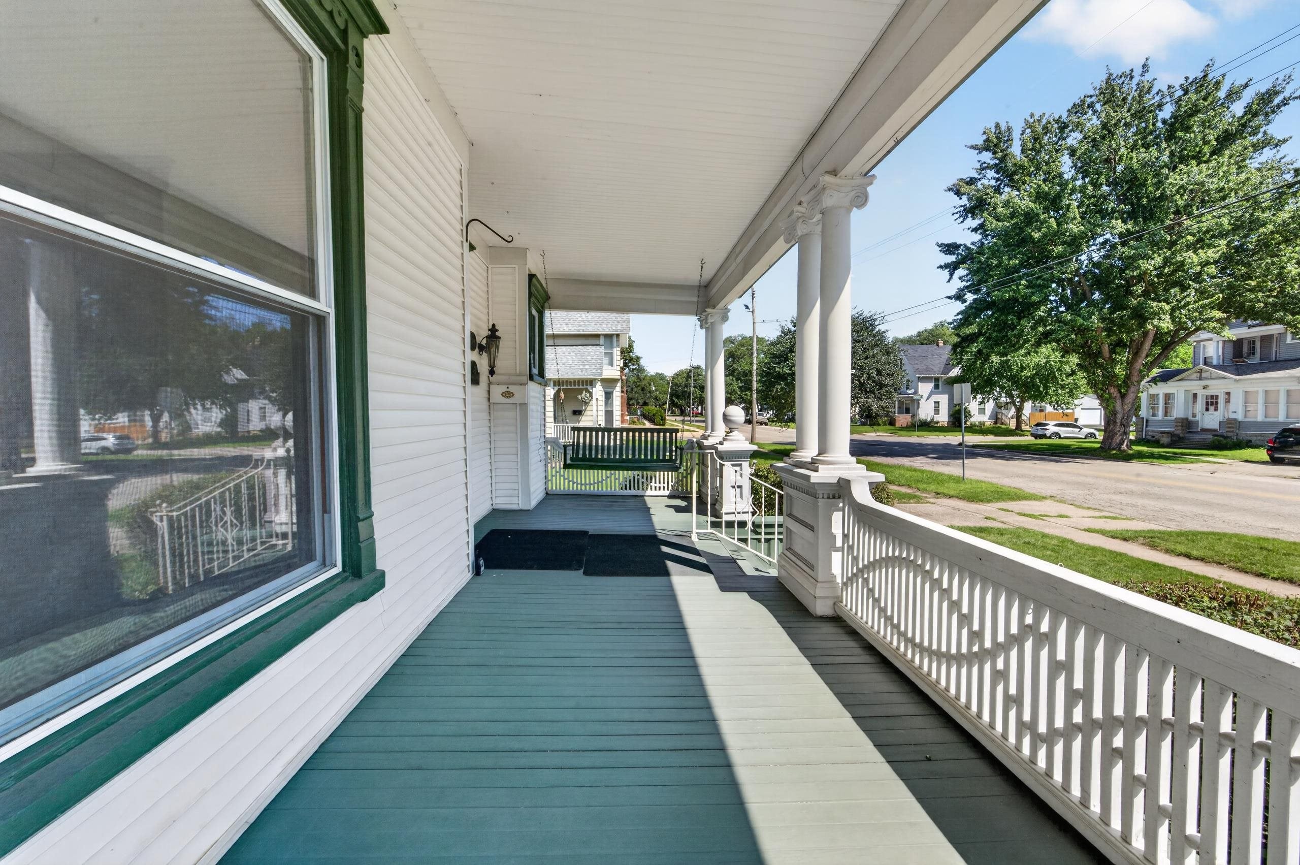 954 Bluff Street