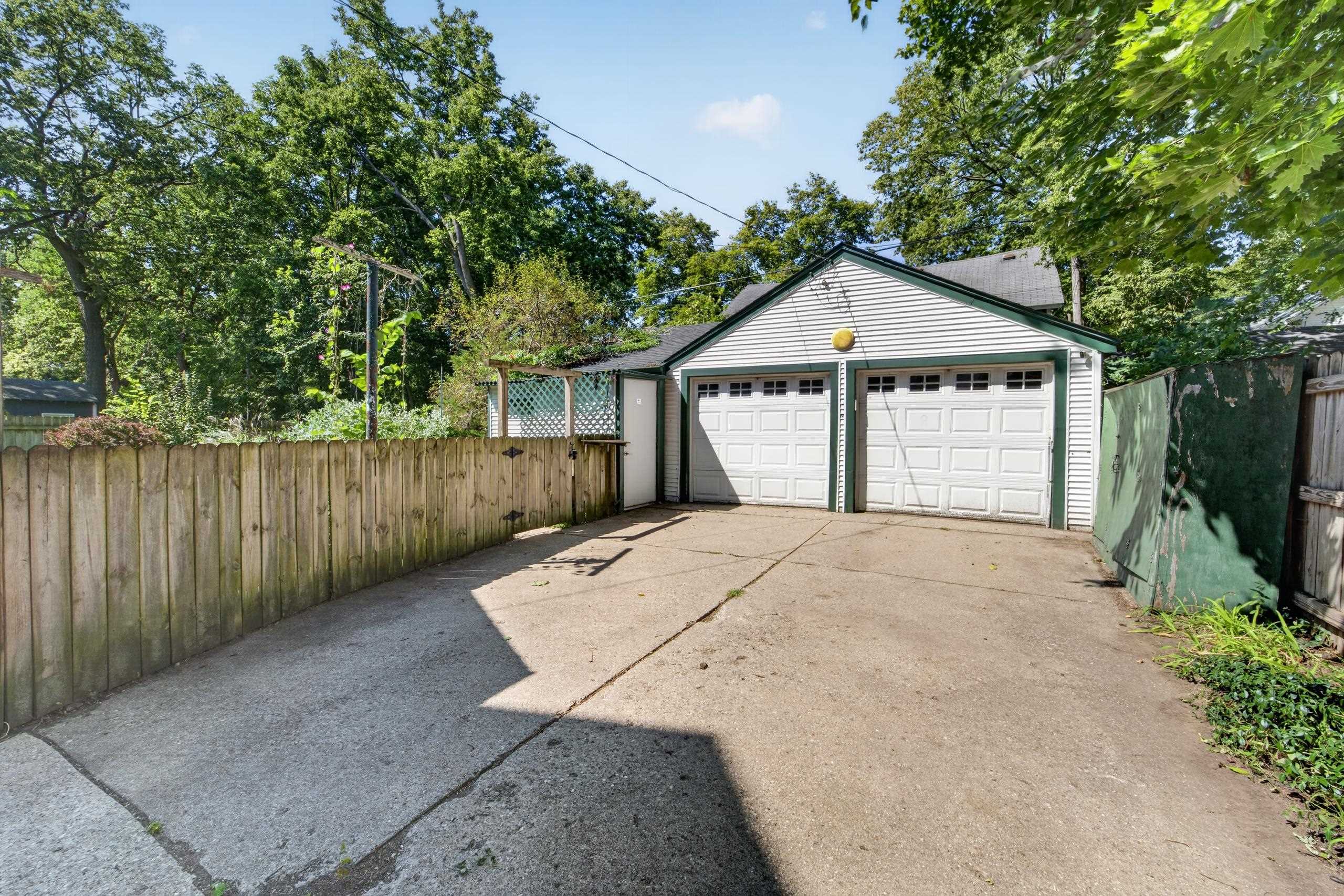 954 Bluff Street