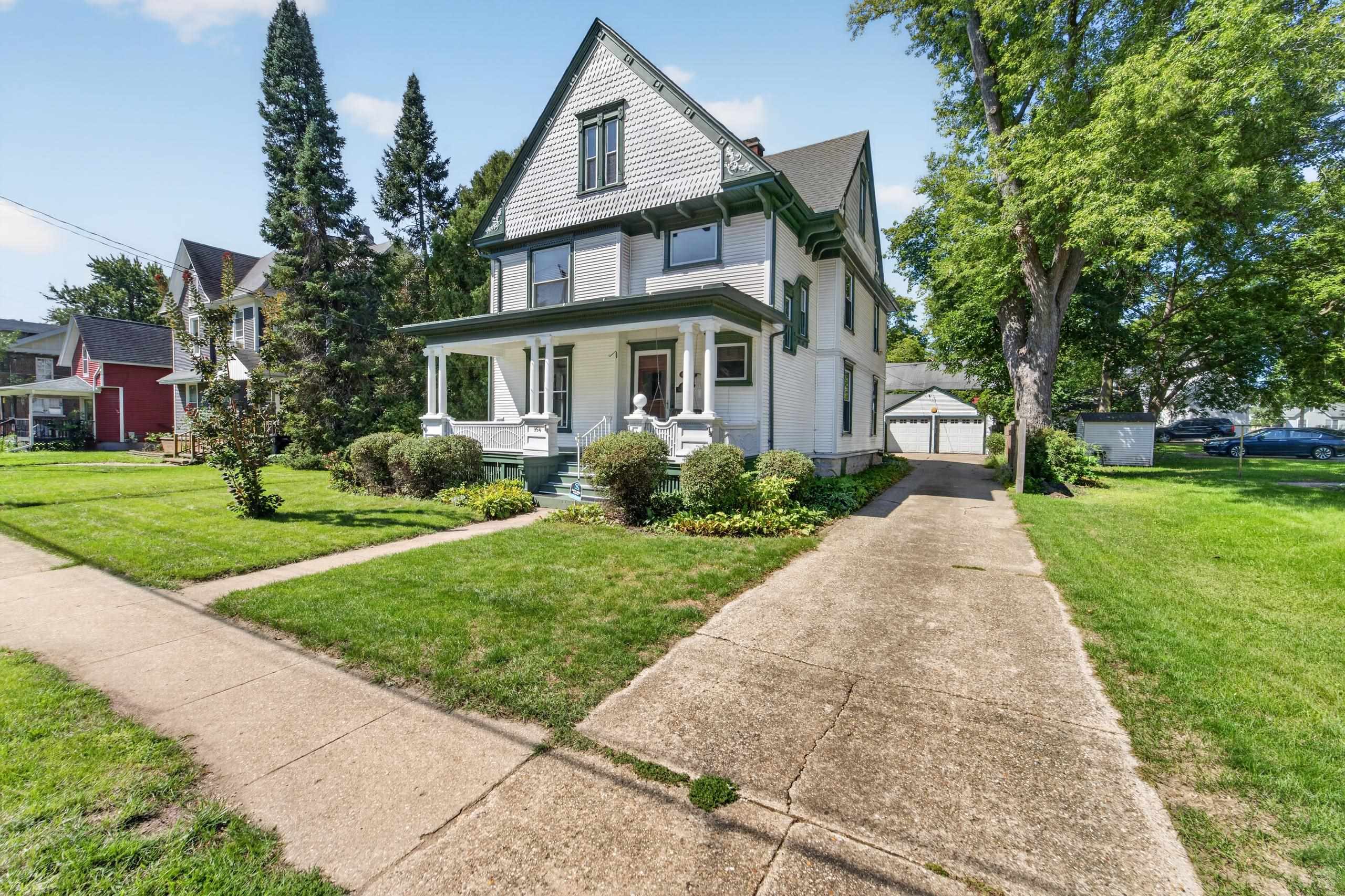954 Bluff Street