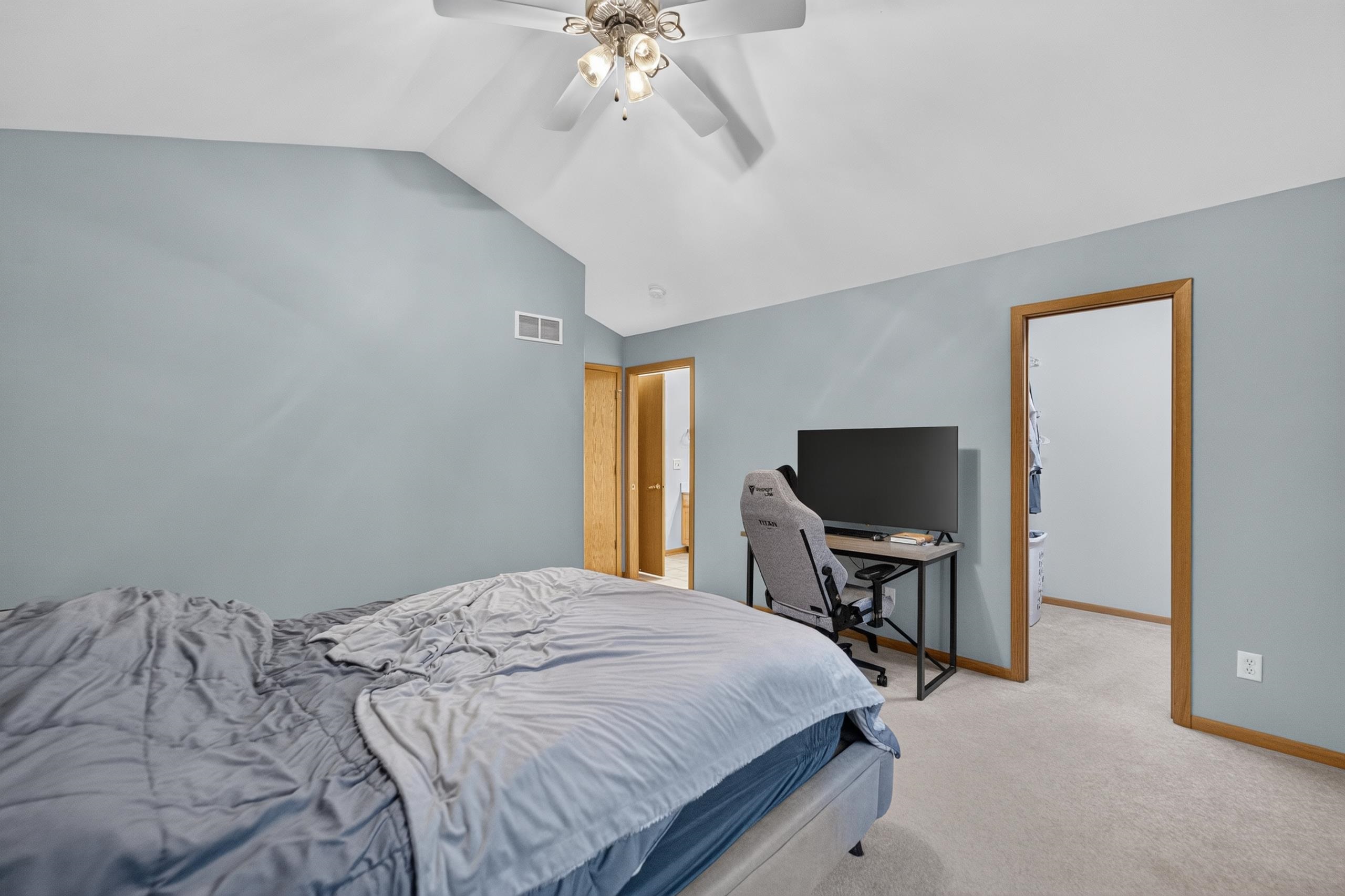 5904 Red Oak Trail