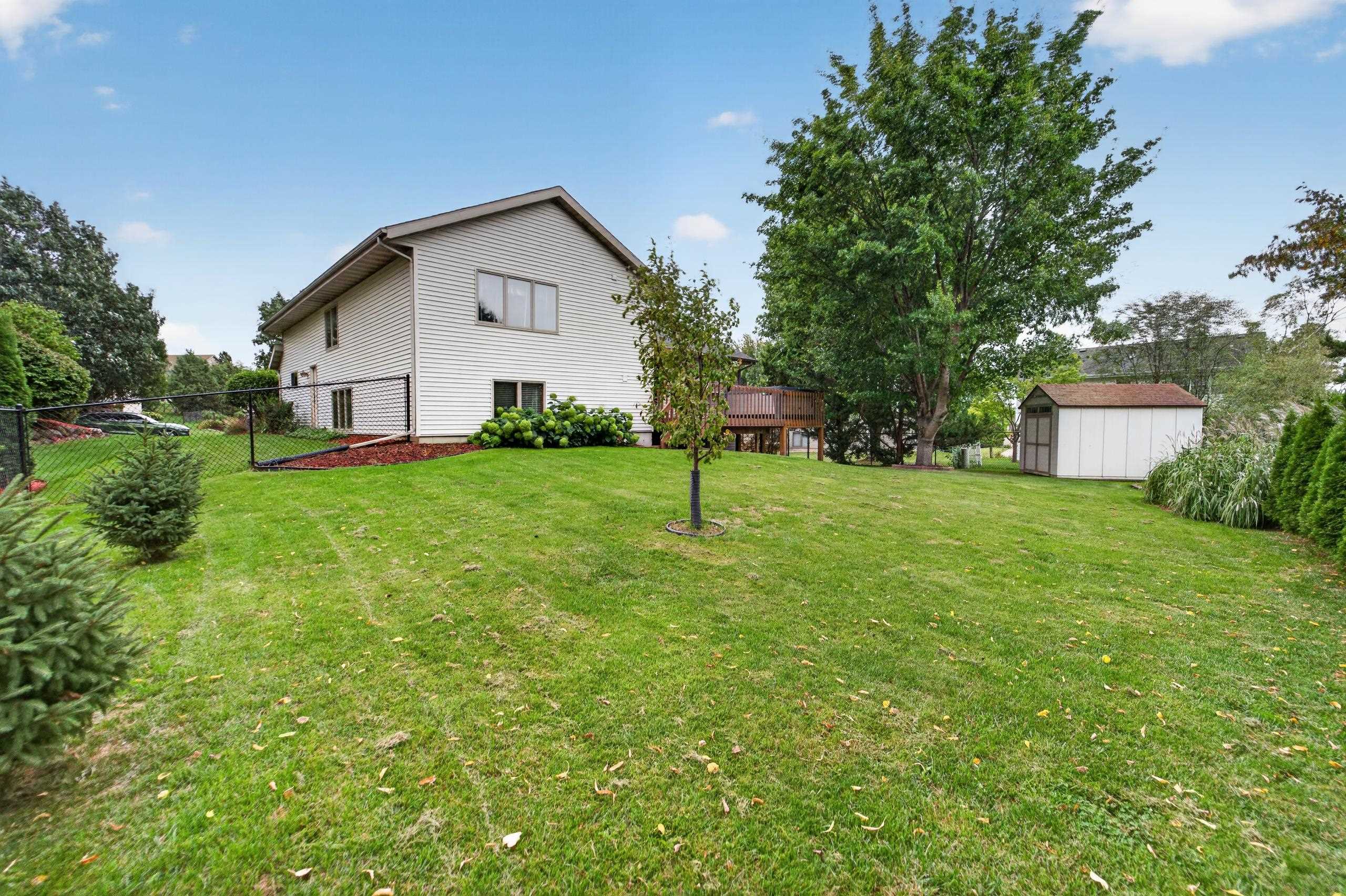 5904 Red Oak Trail