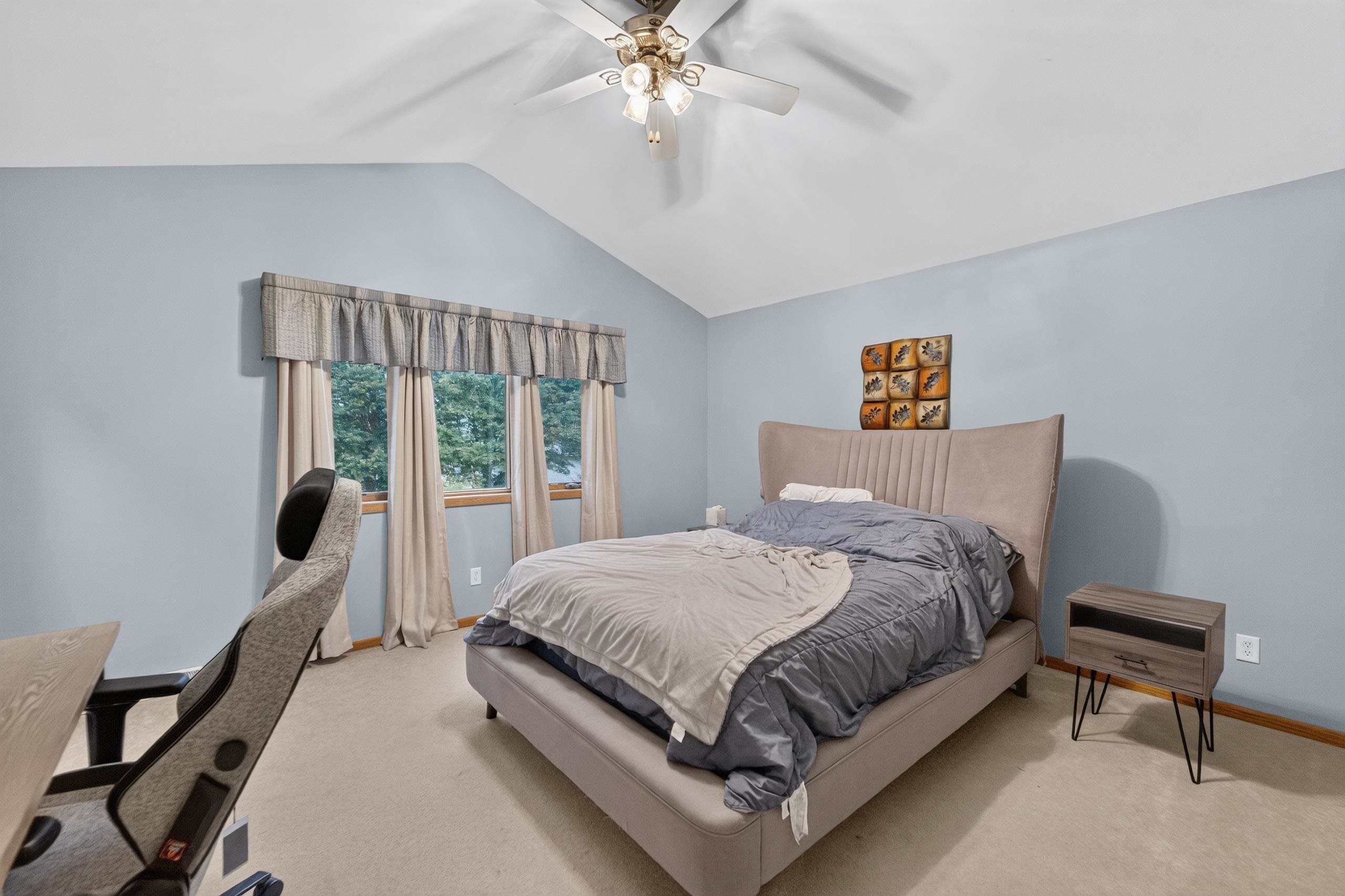 5904 Red Oak Trail