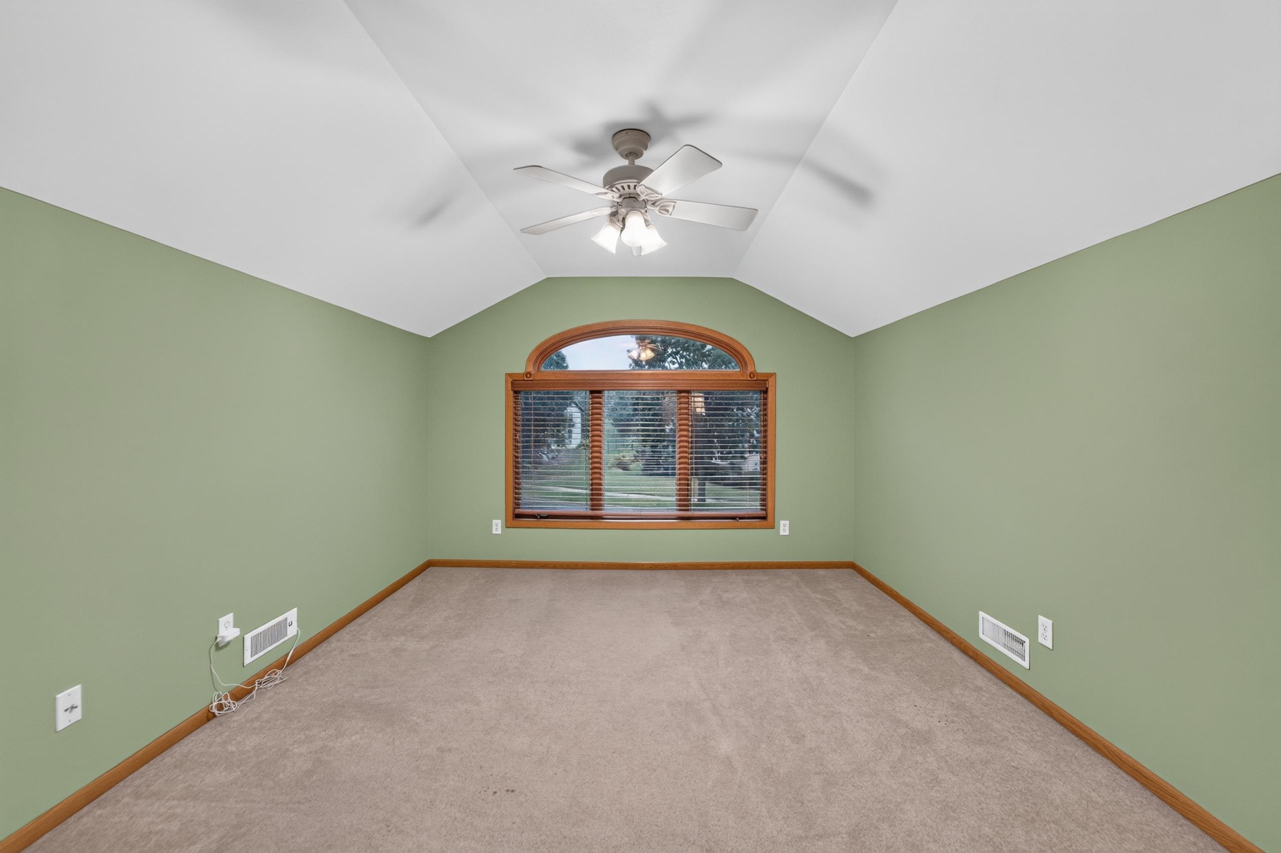 5904 Red Oak Trail