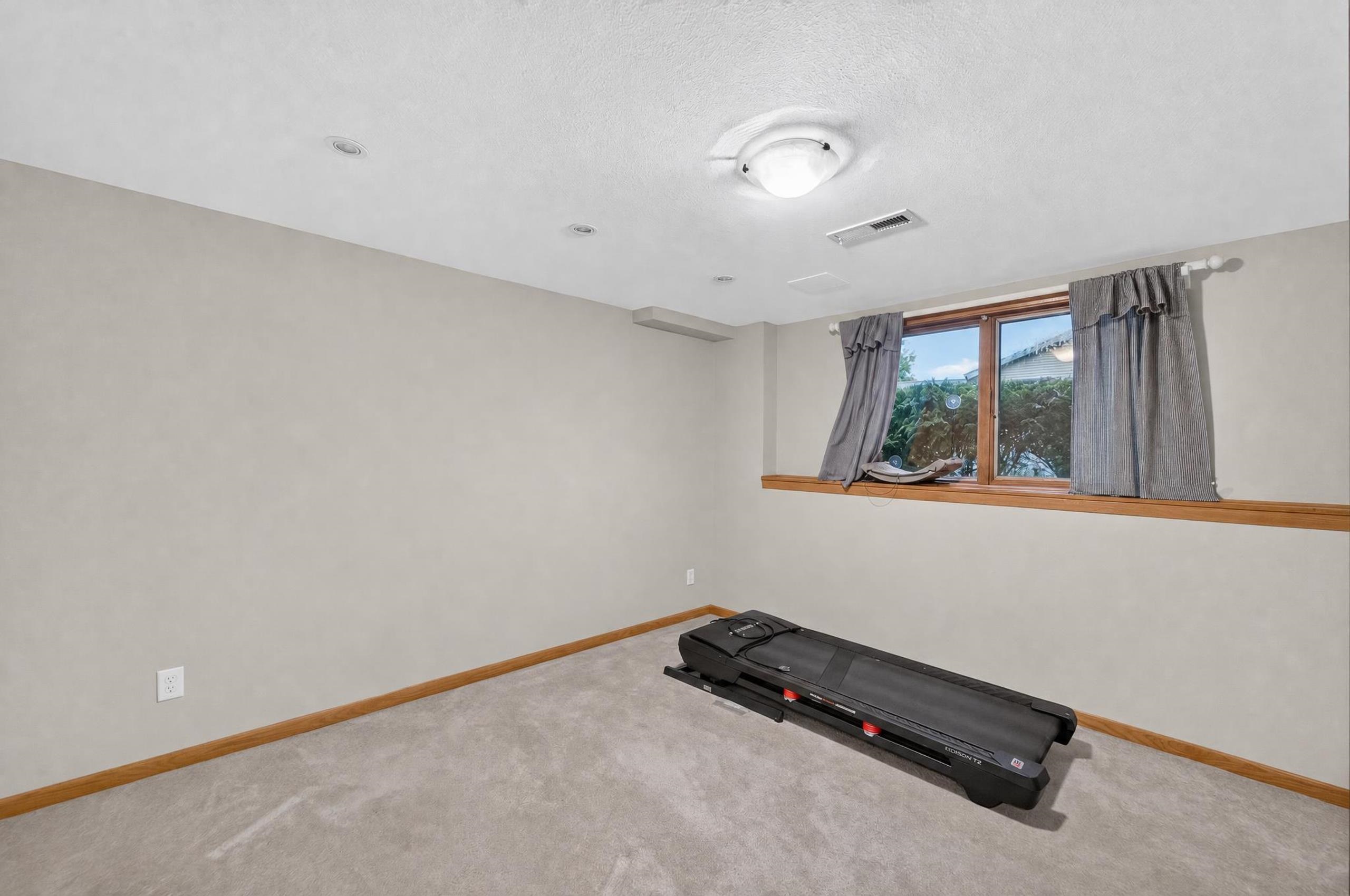 5904 Red Oak Trail