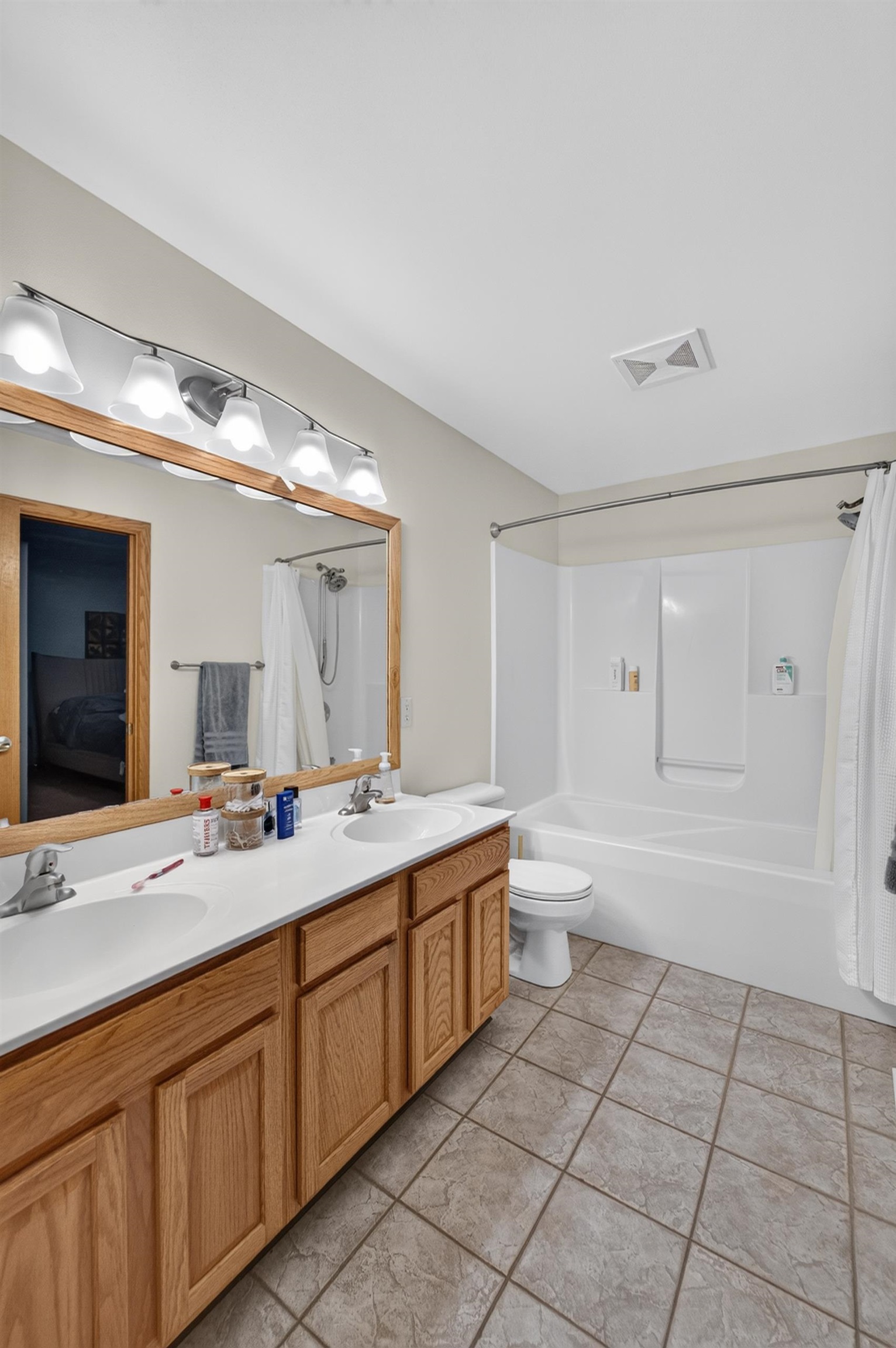 5904 Red Oak Trail