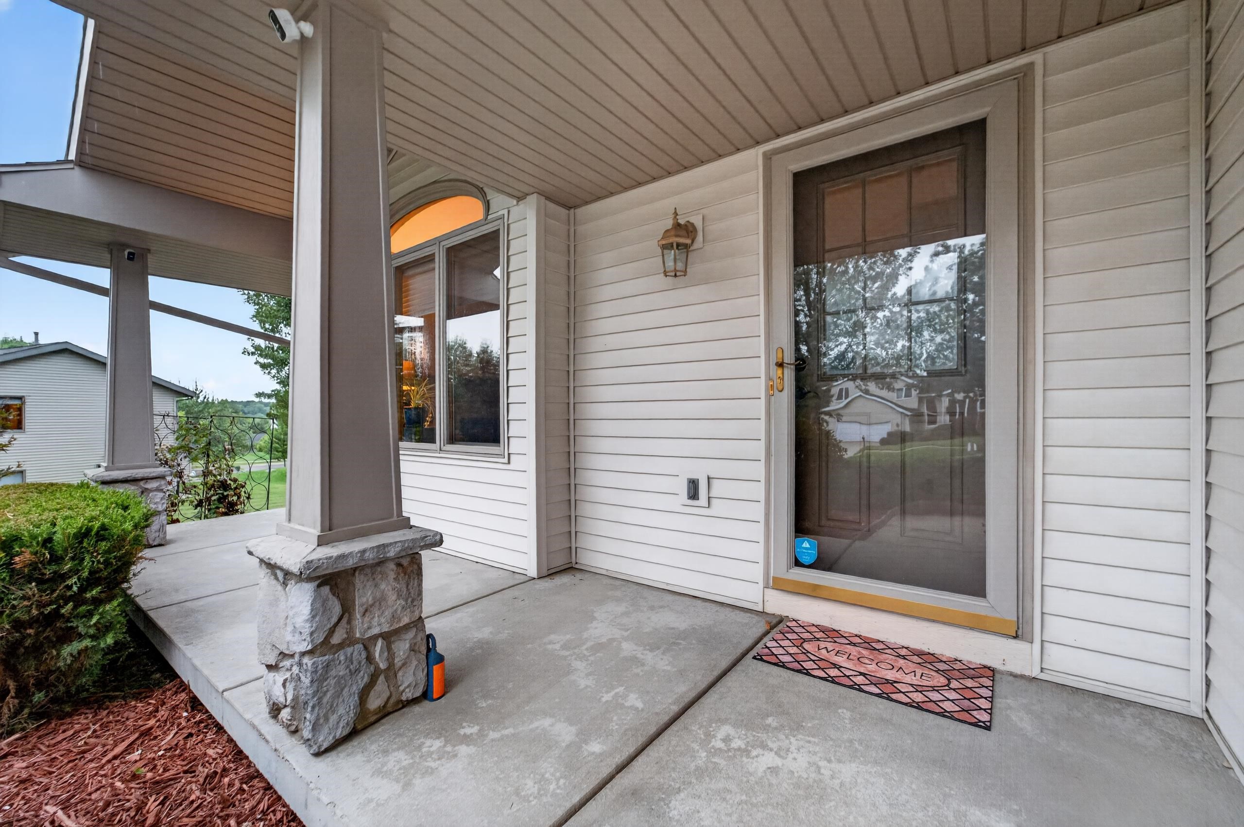 5904 Red Oak Trail
