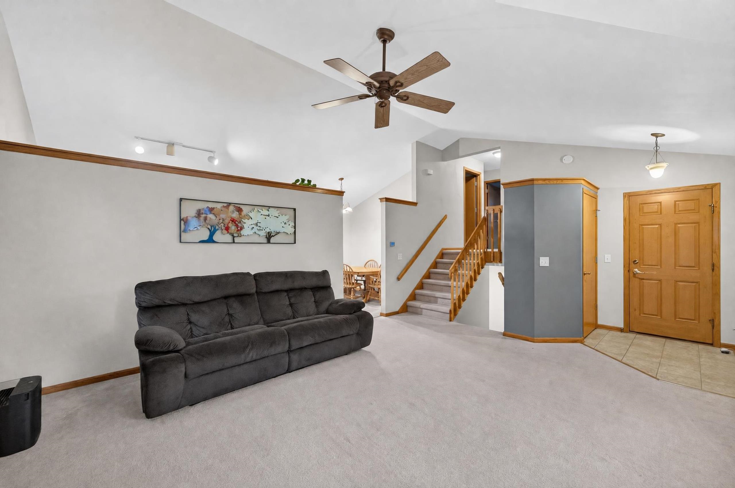 5904 Red Oak Trail