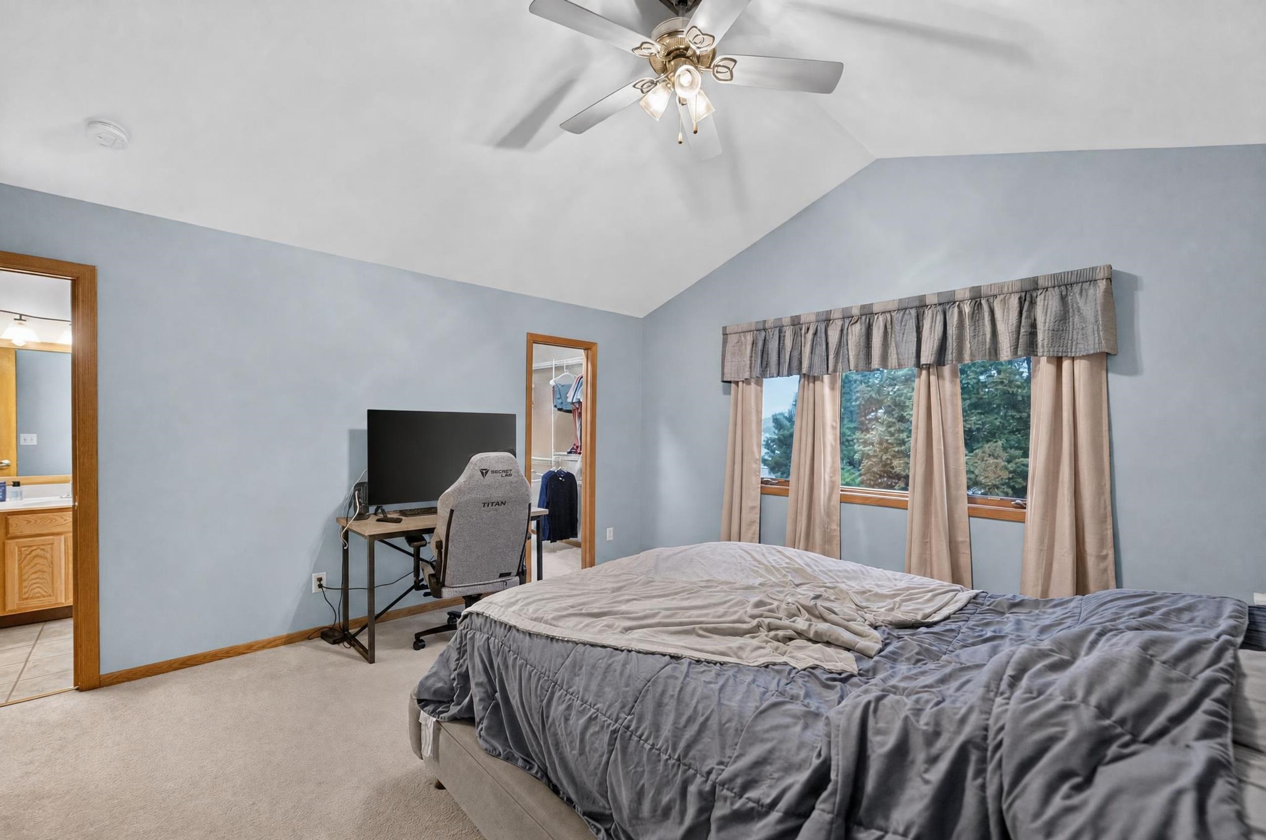 5904 Red Oak Trail