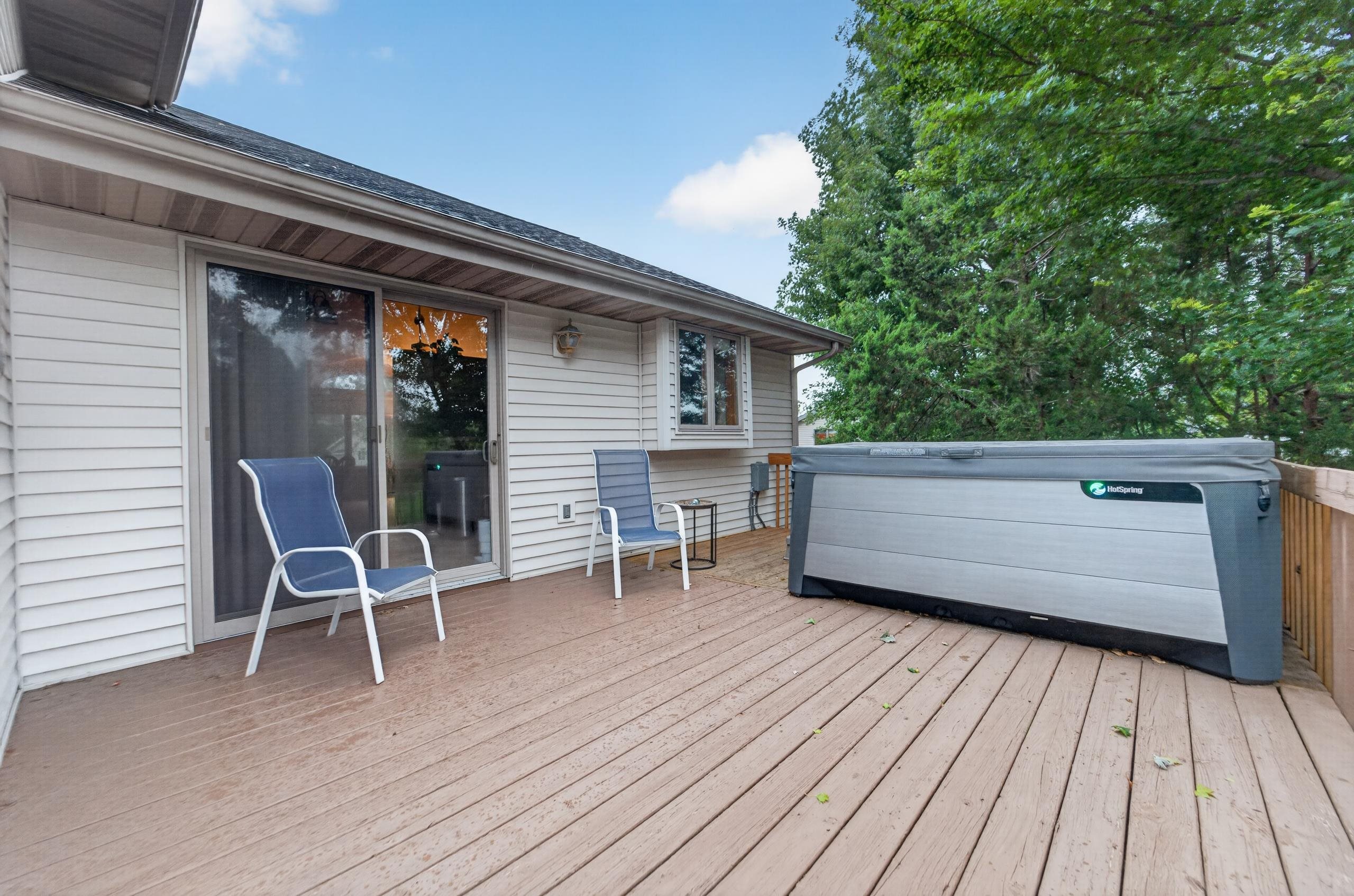 5904 Red Oak Trail