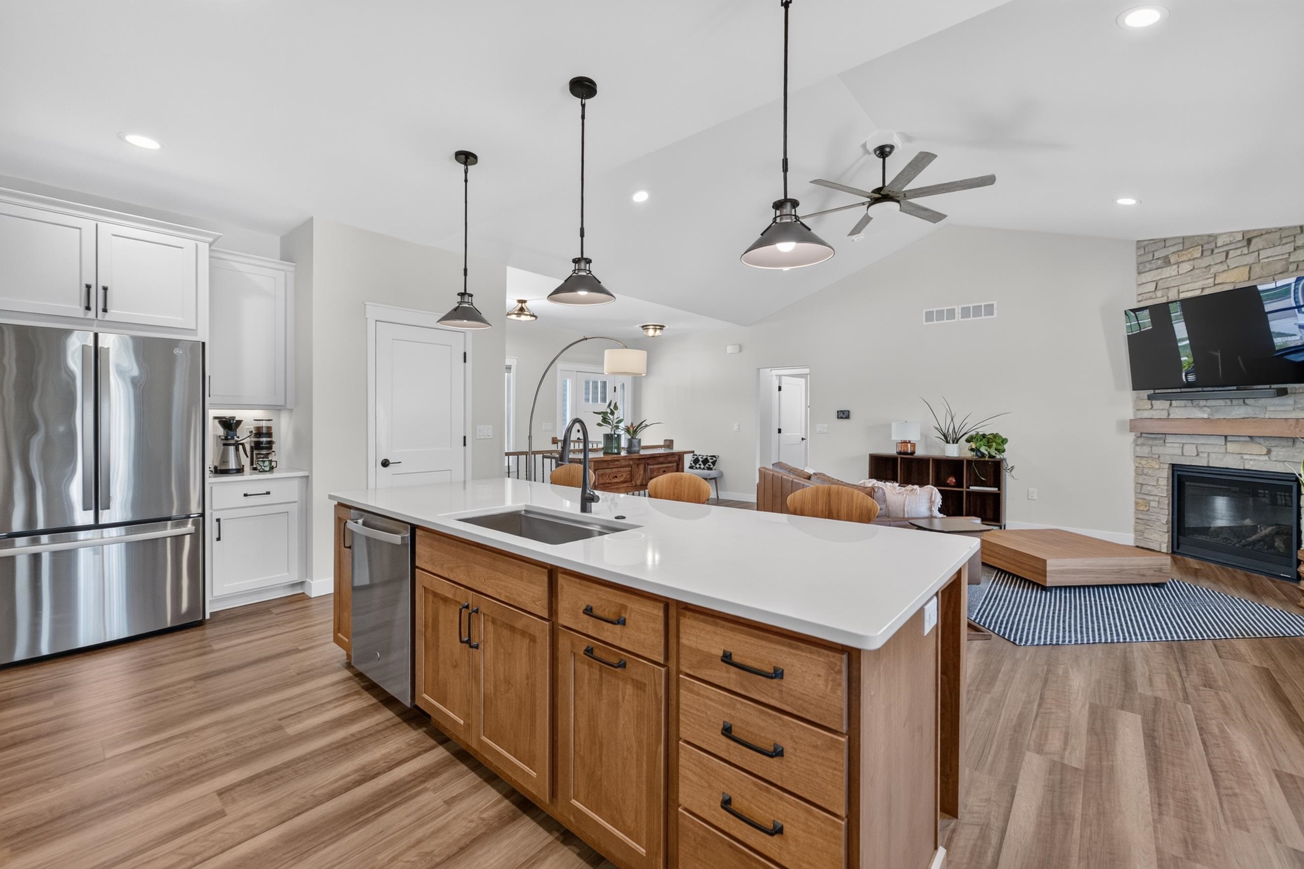 6257 Ronald Reagan Drive