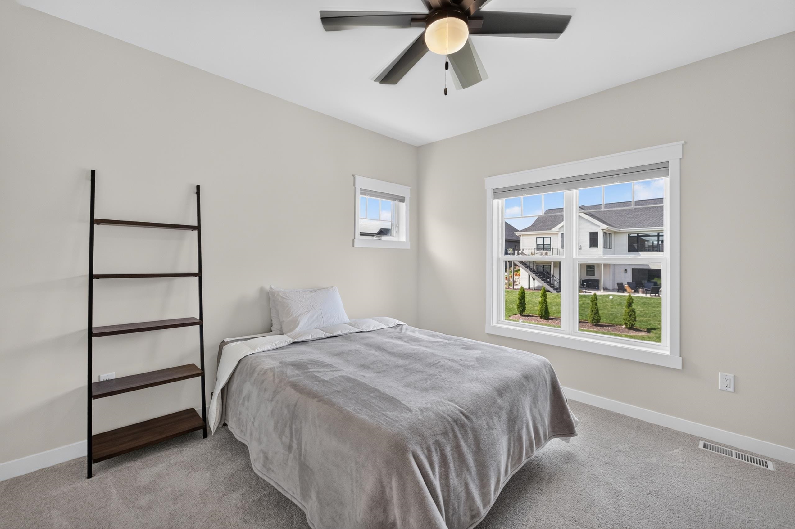 6257 Ronald Reagan Drive