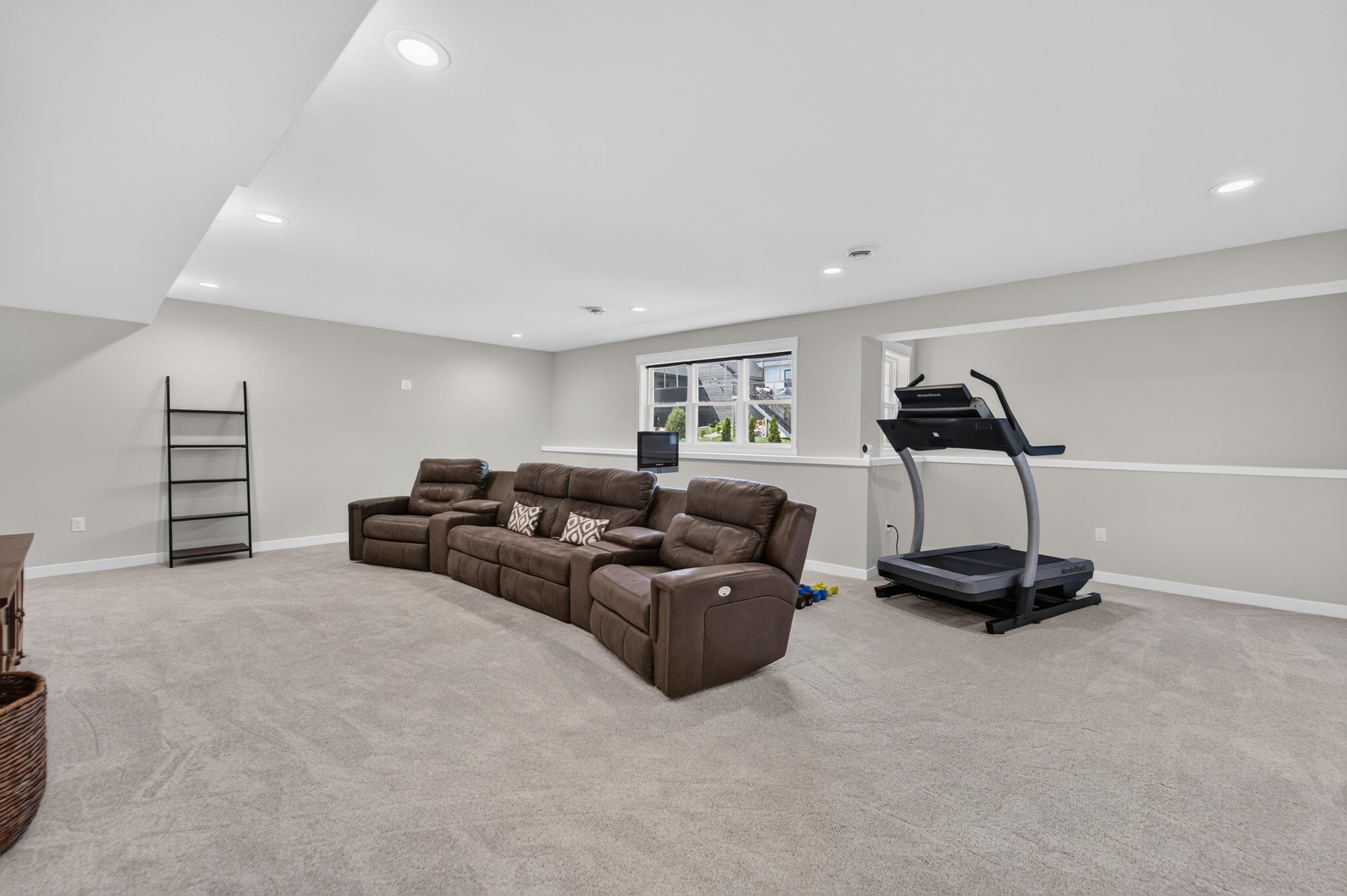 6257 Ronald Reagan Drive