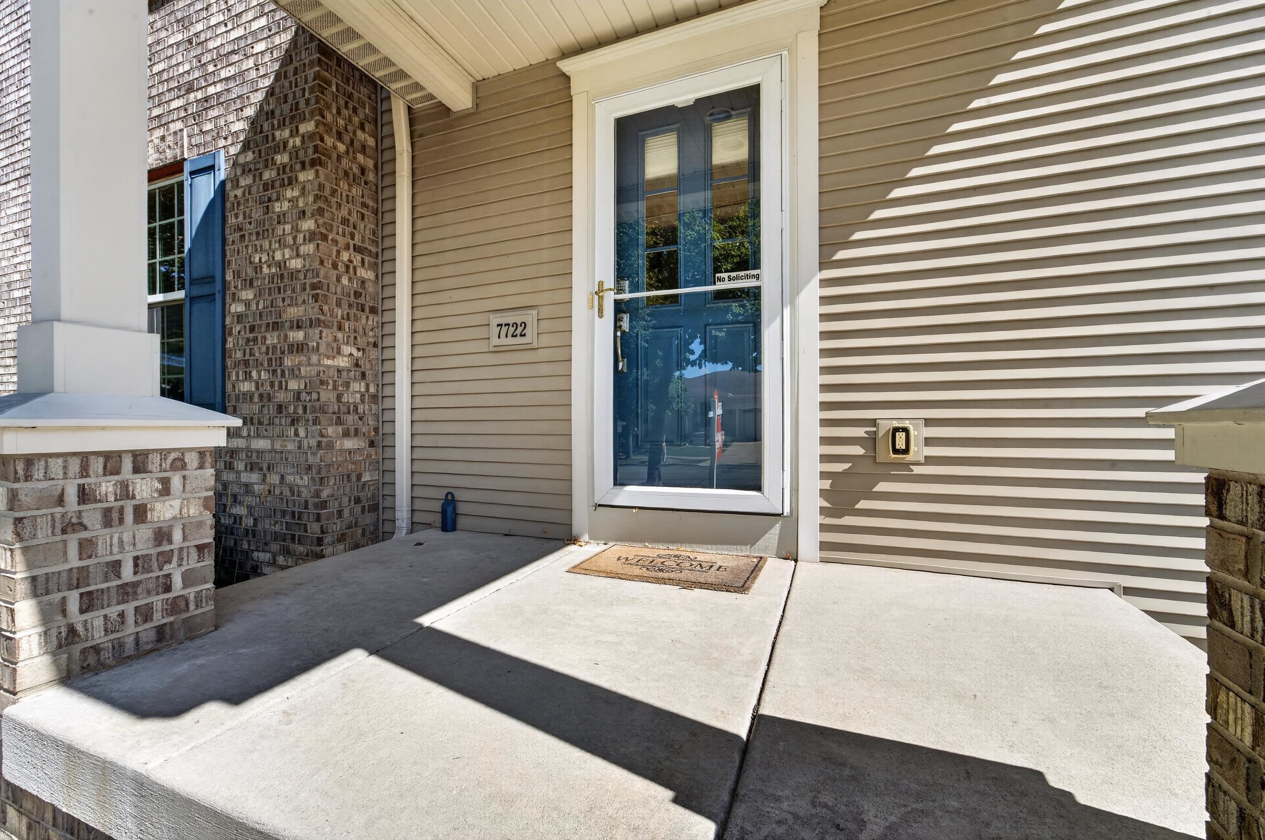 7722 Crawling Stone Road