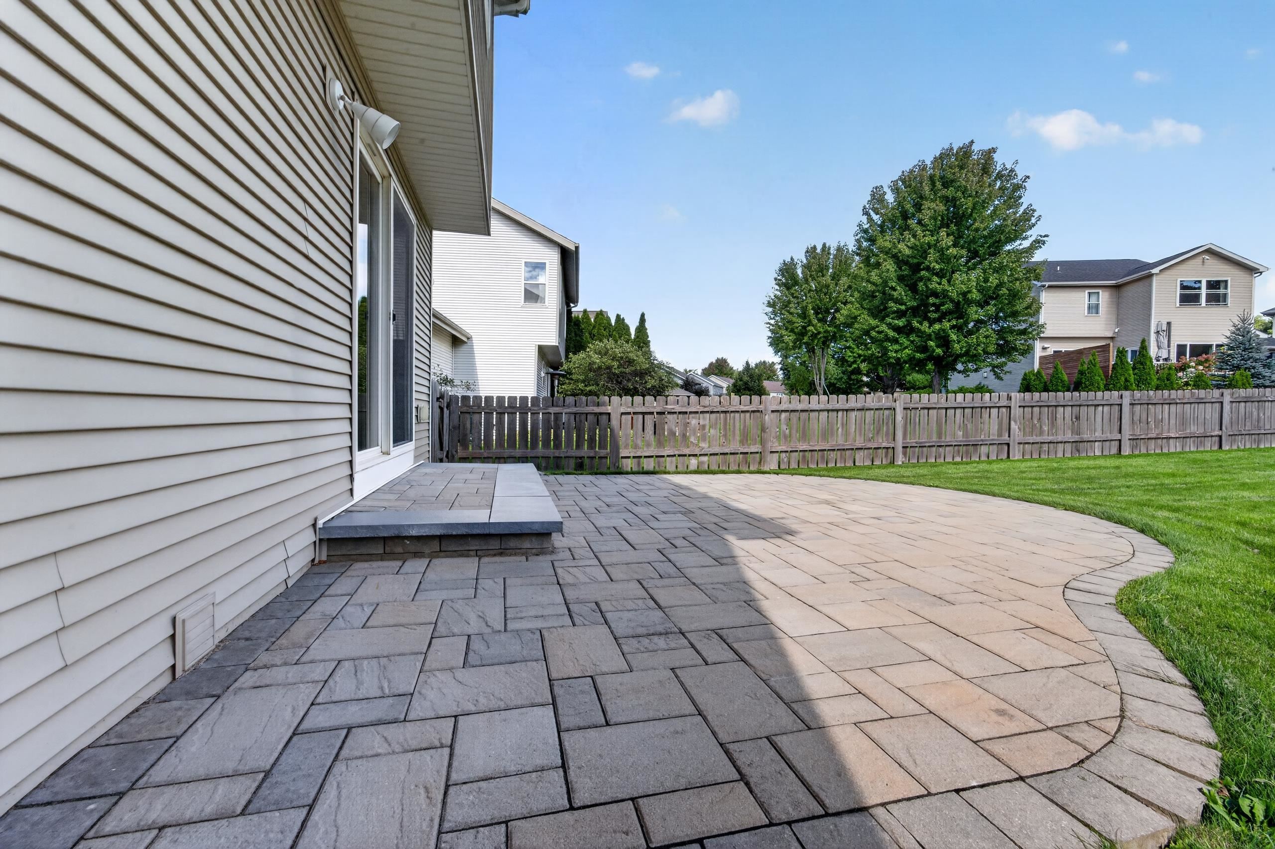 7722 Crawling Stone Road