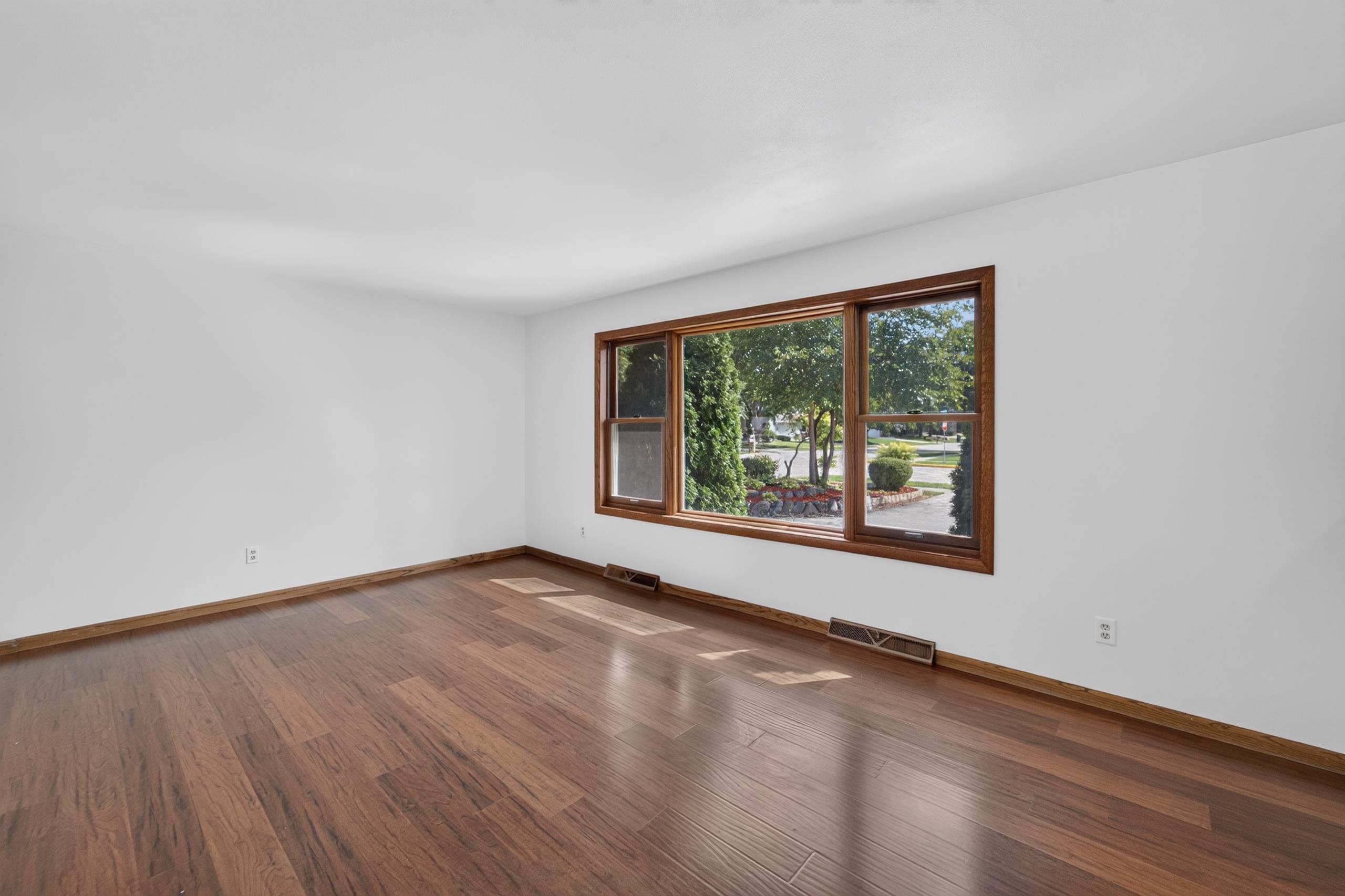 323 Santa Fe Trail
