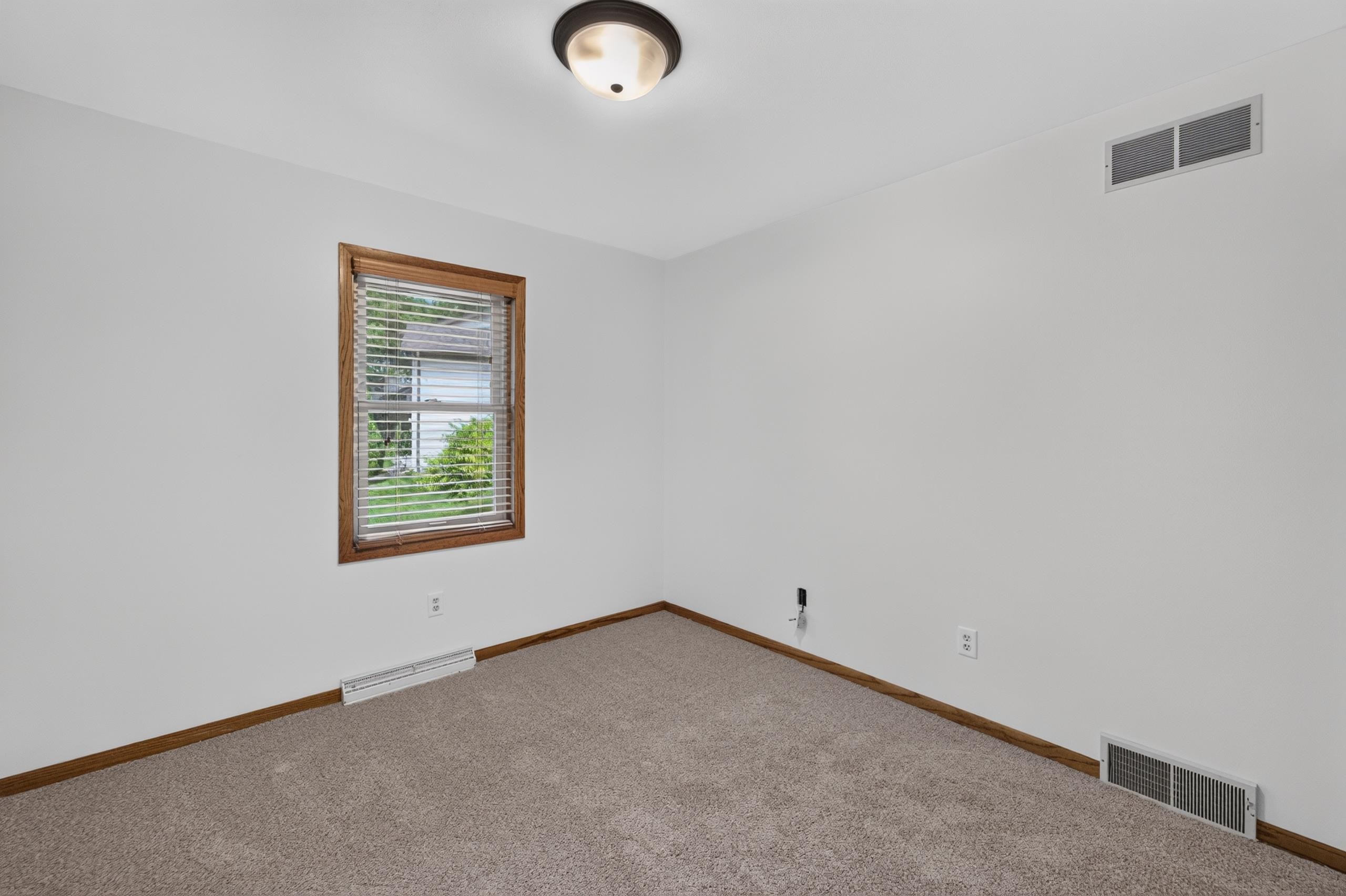 323 Santa Fe Trail