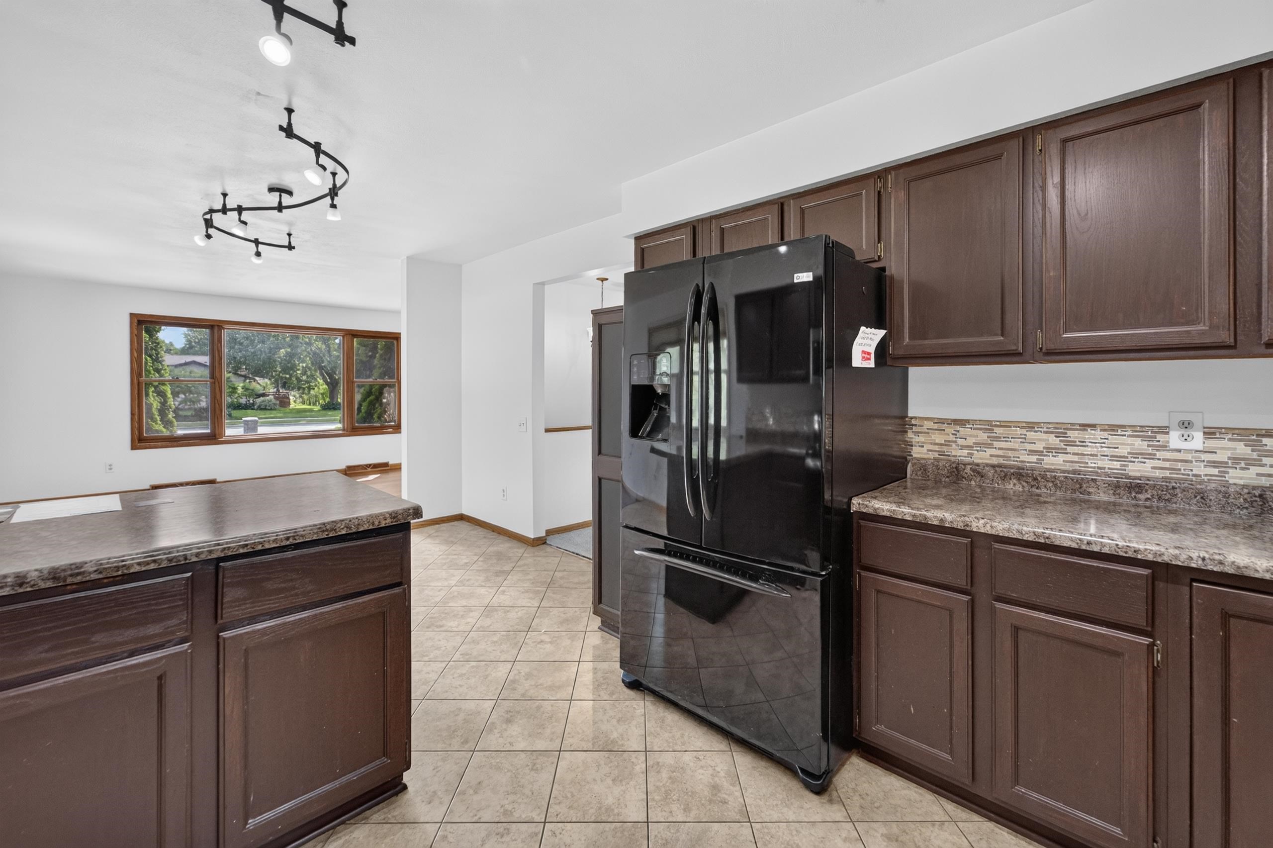 323 Santa Fe Trail