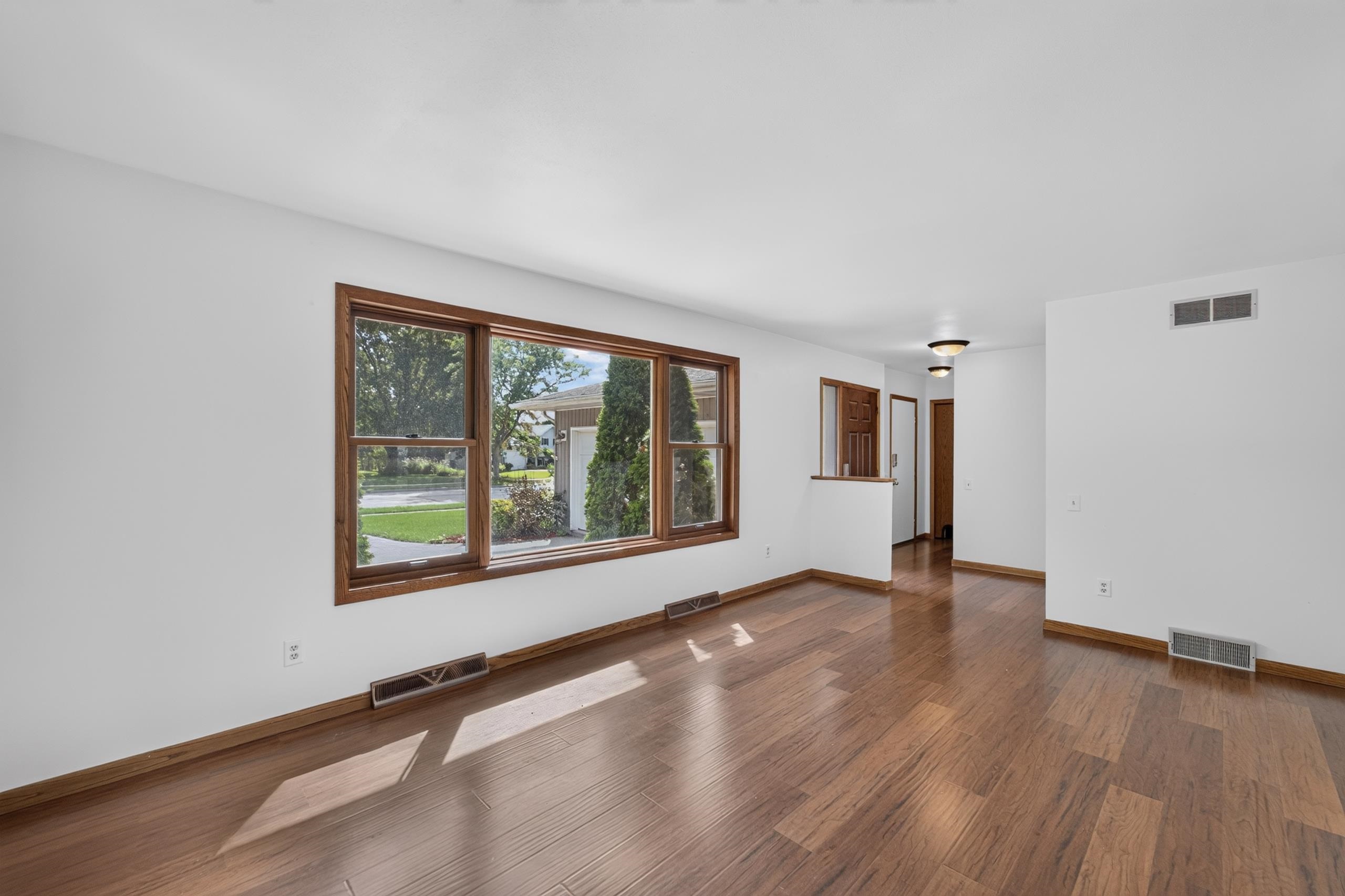 323 Santa Fe Trail
