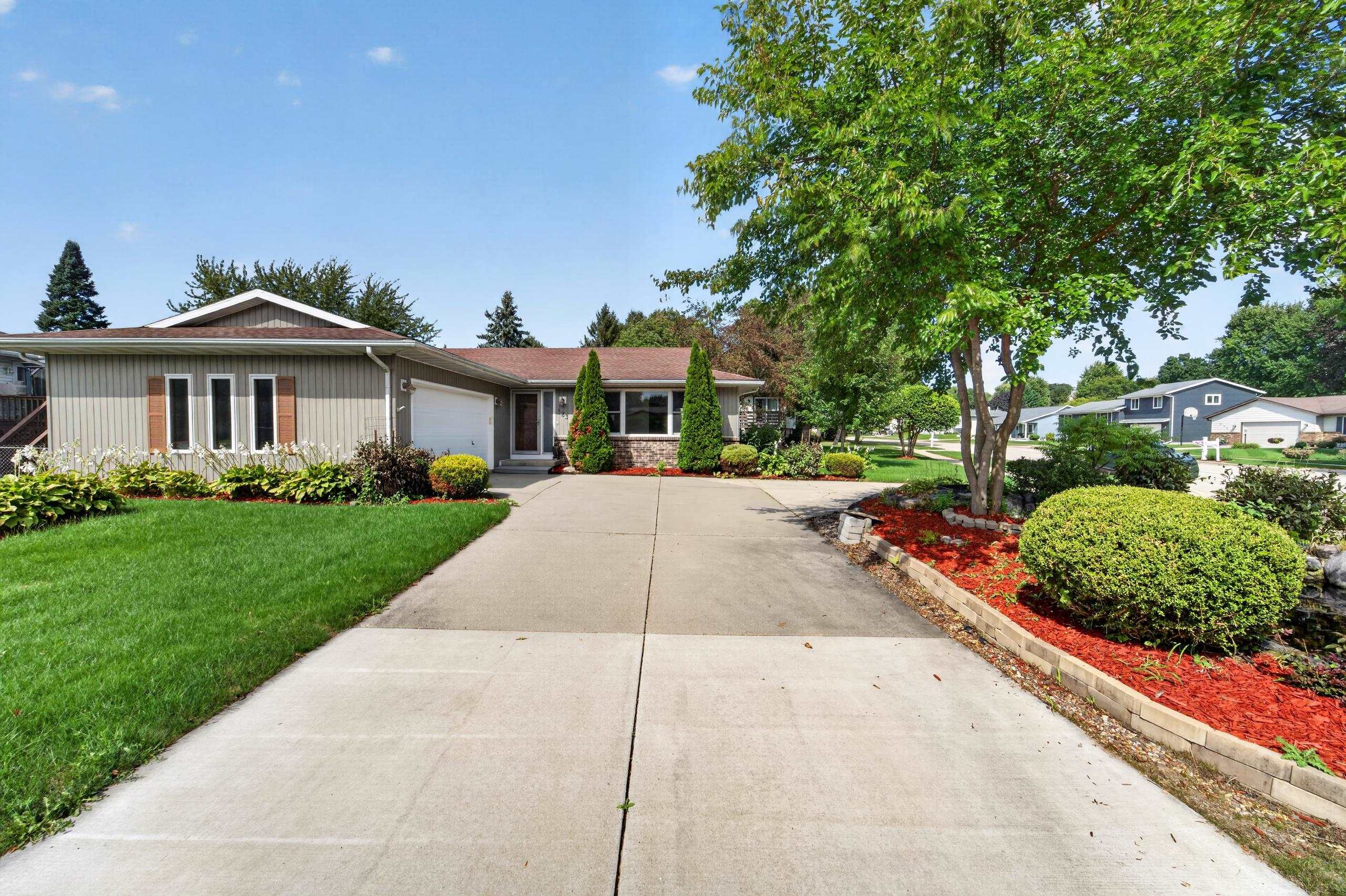 323 Santa Fe Trail