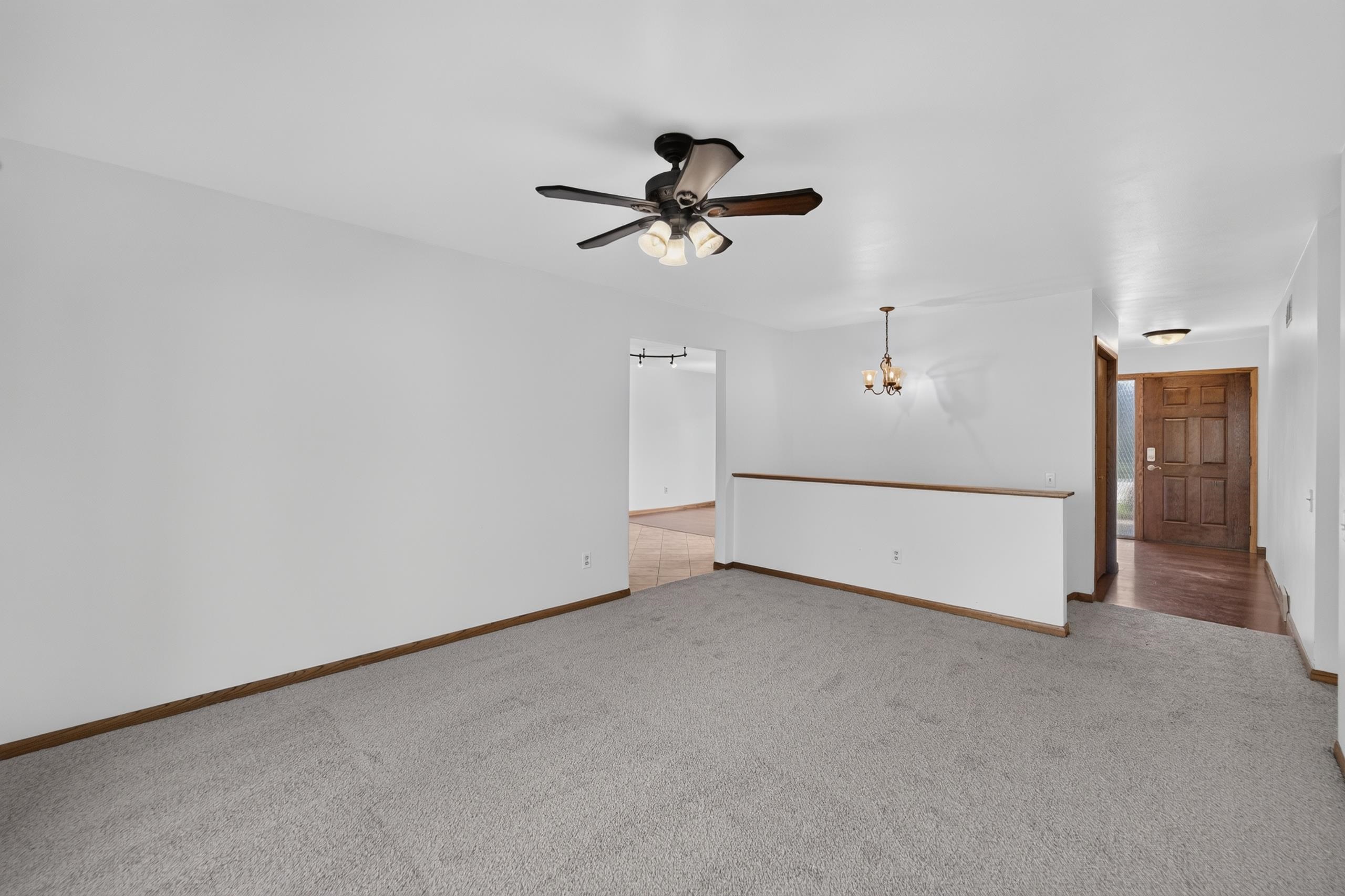 323 Santa Fe Trail