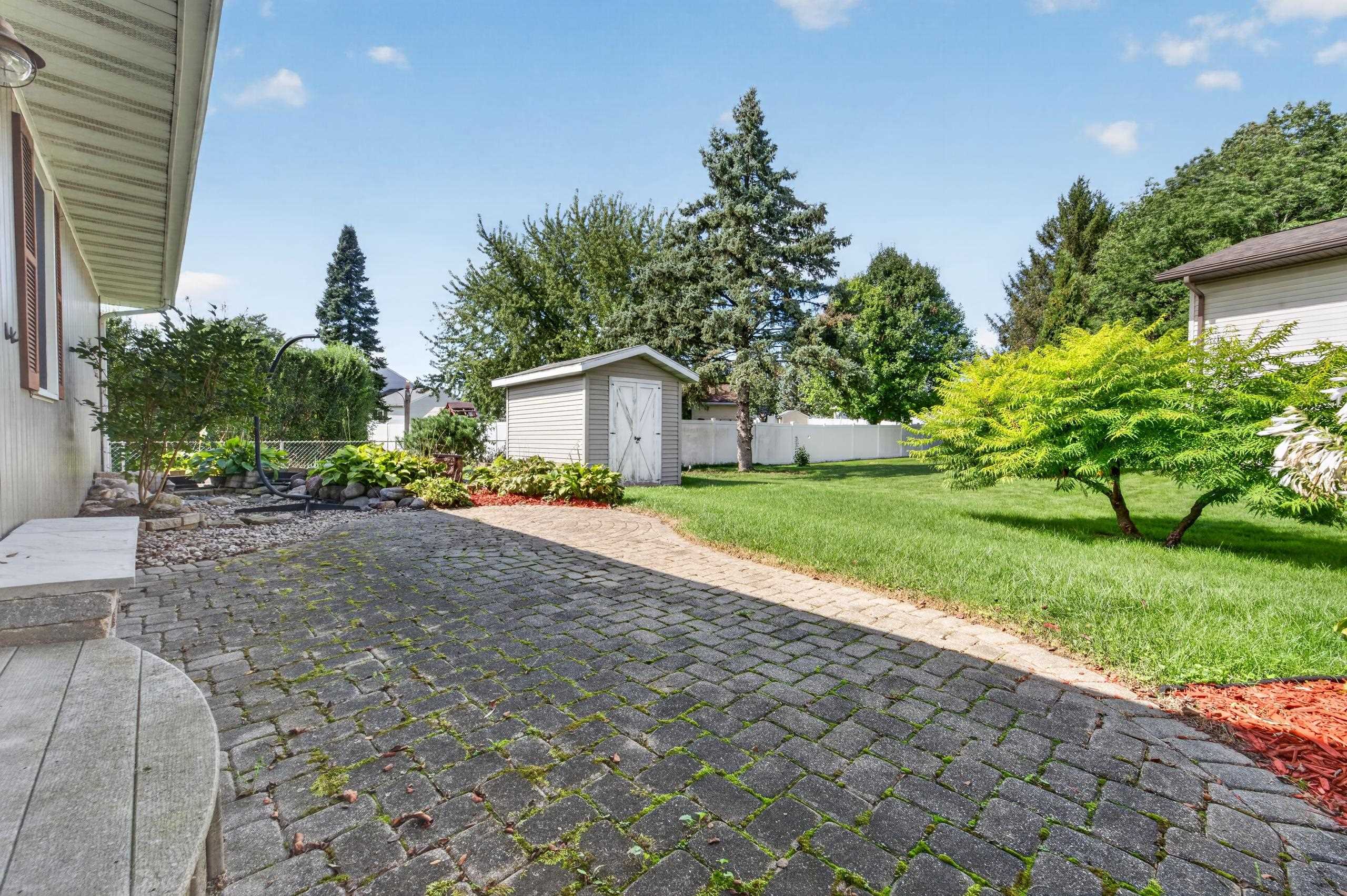 323 Santa Fe Trail