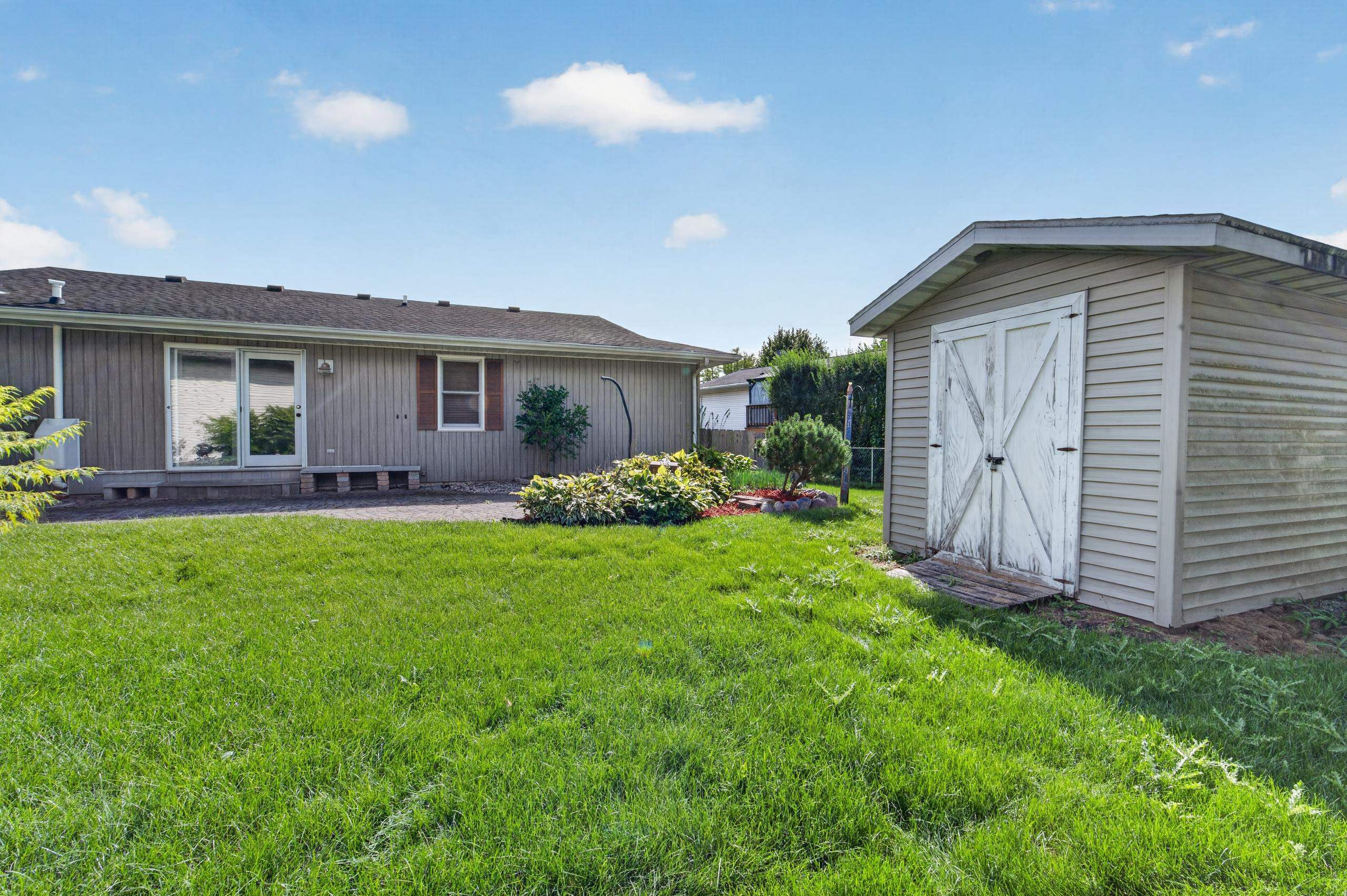 323 Santa Fe Trail
