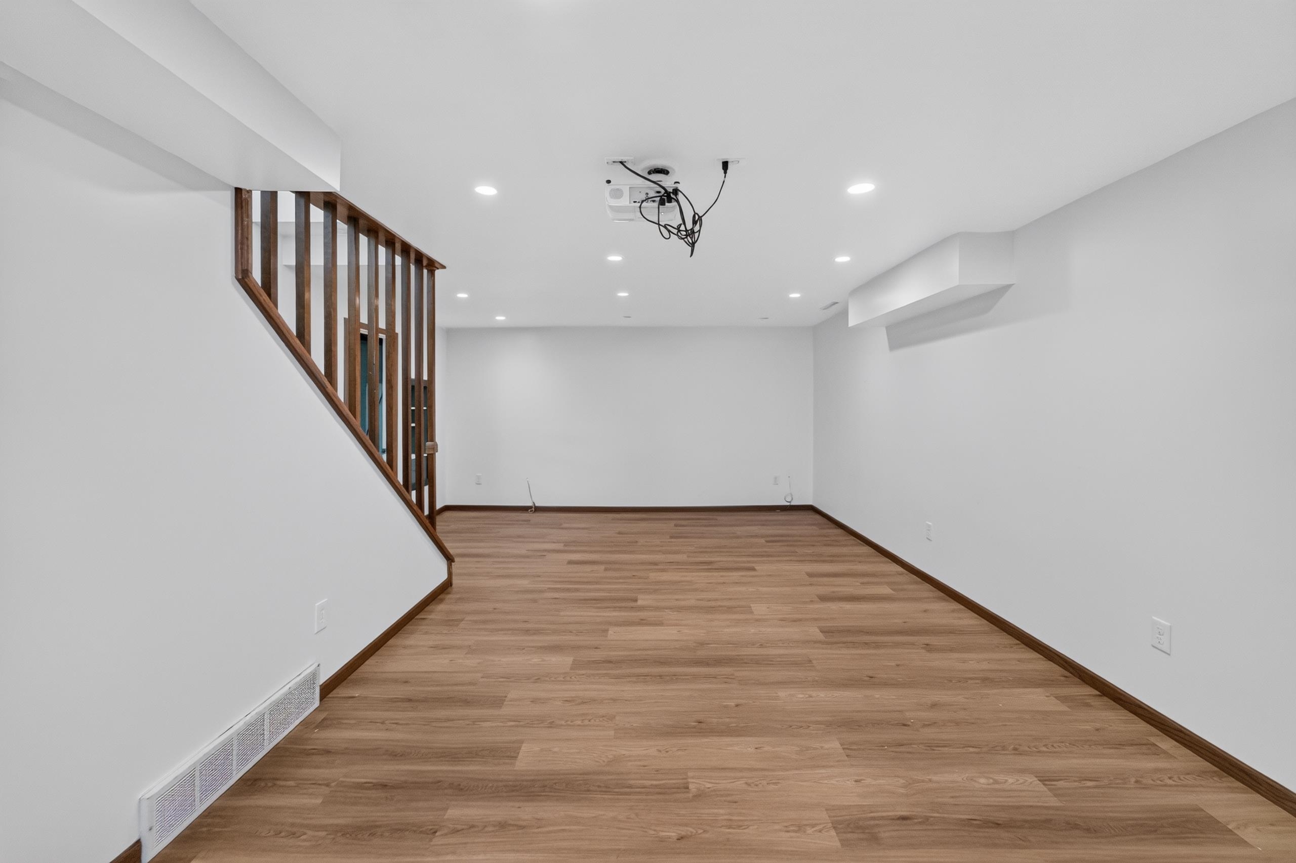 323 Santa Fe Trail