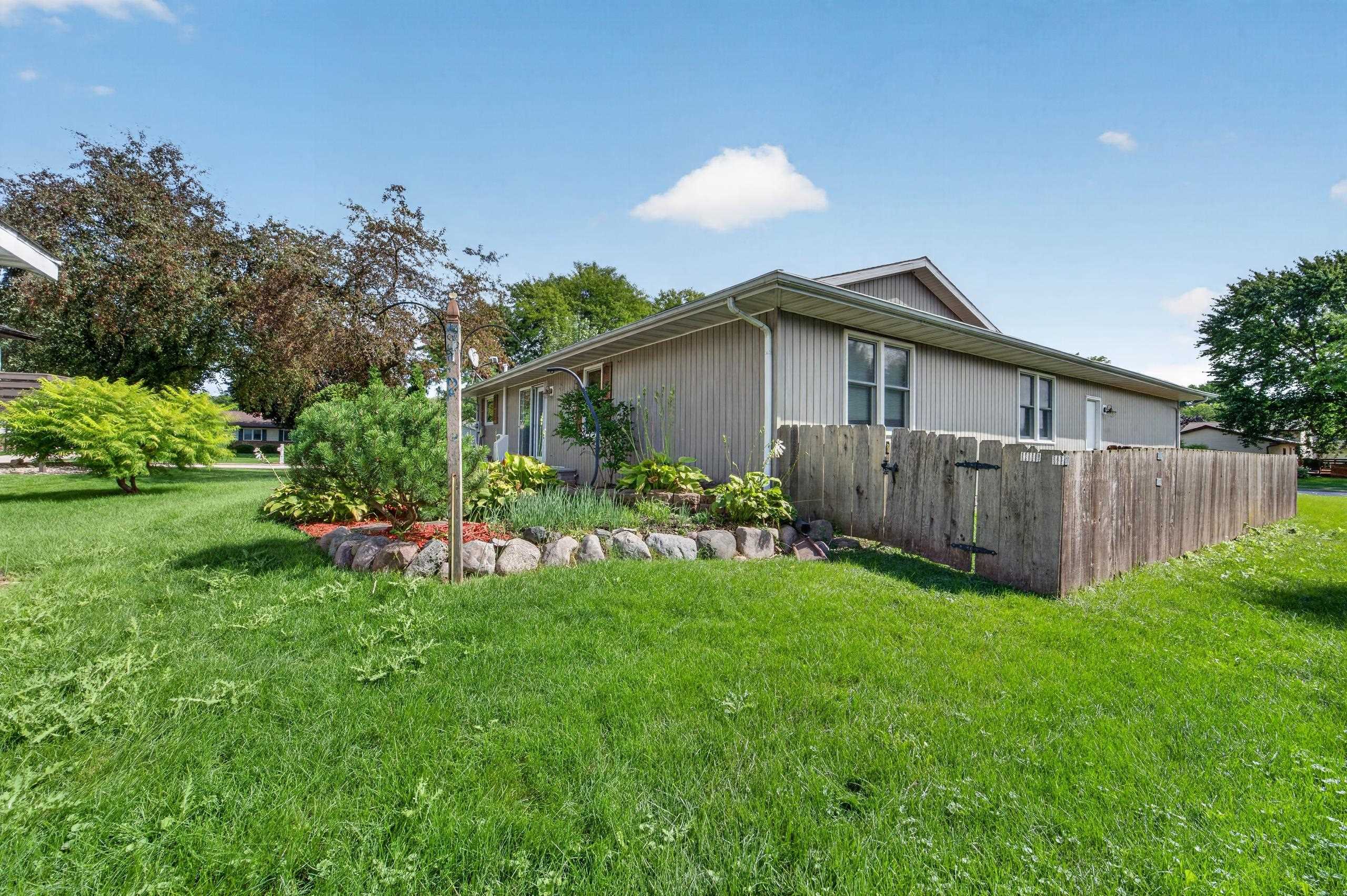 323 Santa Fe Trail