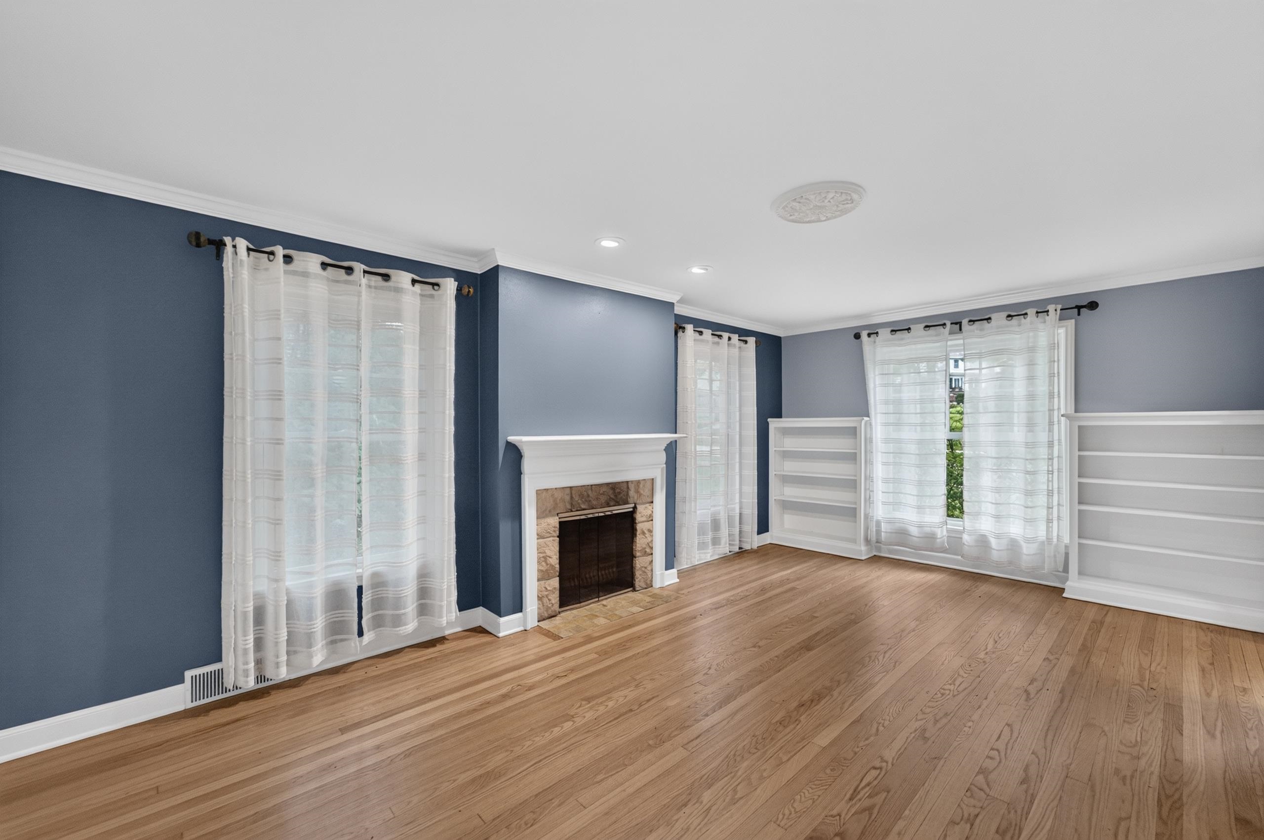 4145 Hiawatha Drive