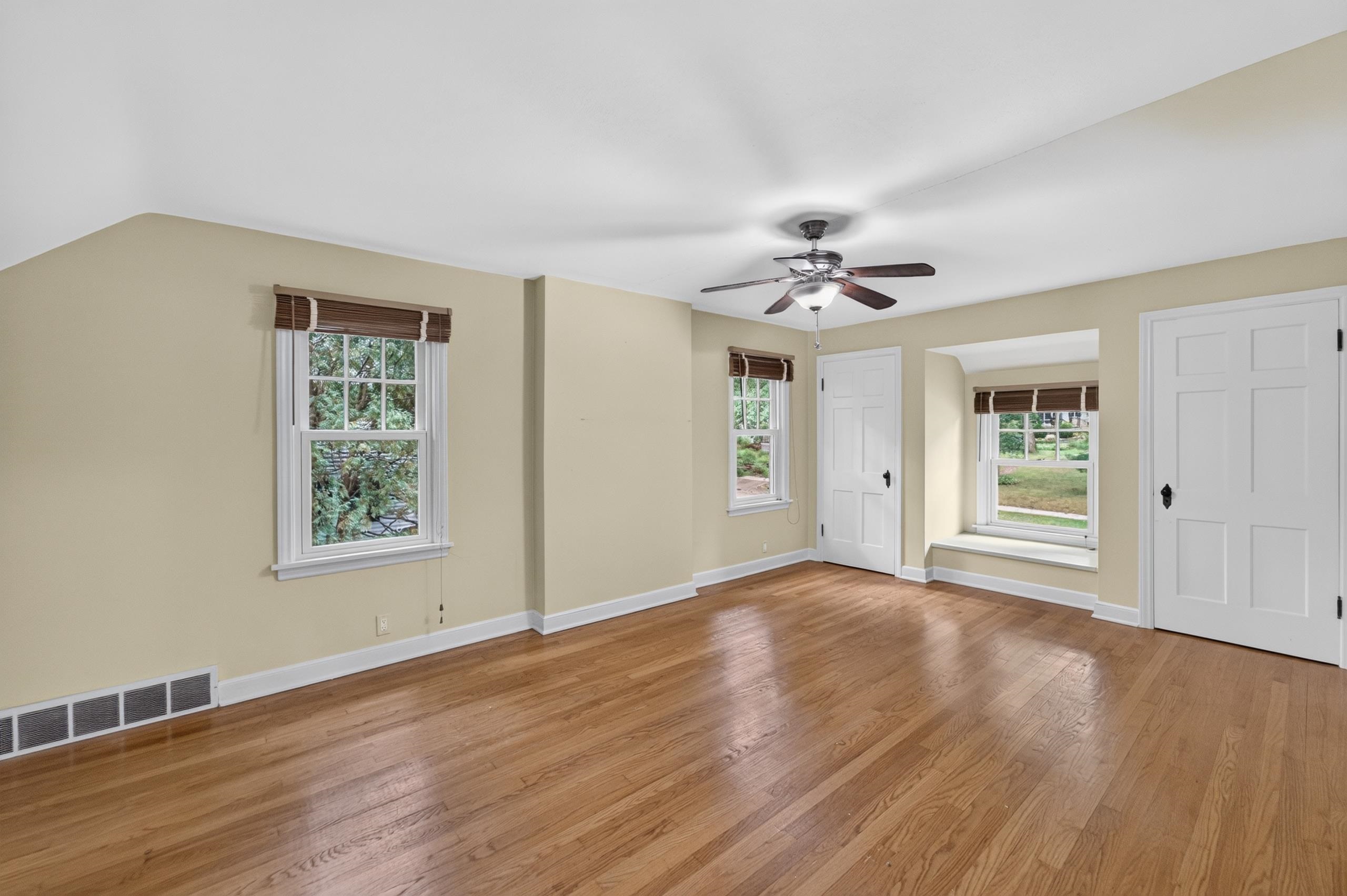 4145 Hiawatha Drive