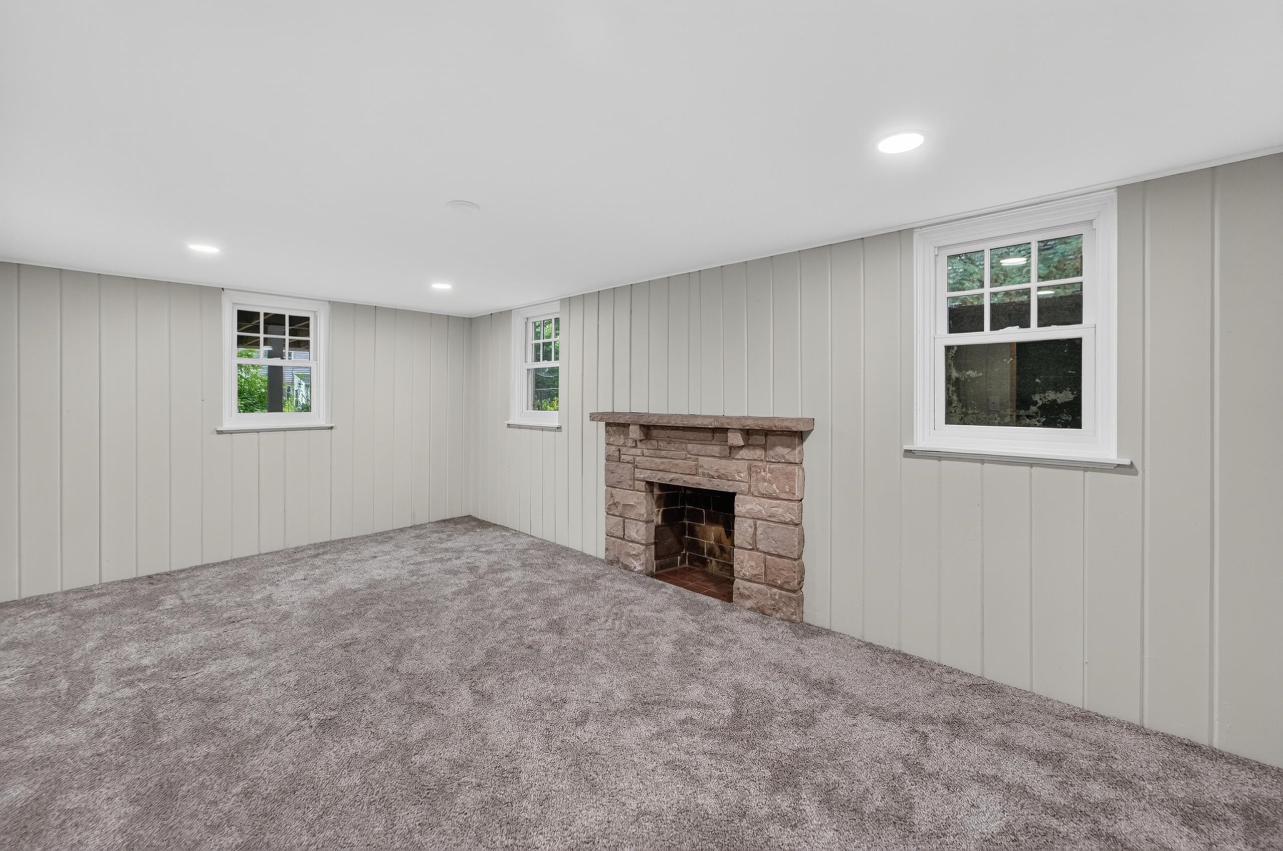 4145 Hiawatha Drive