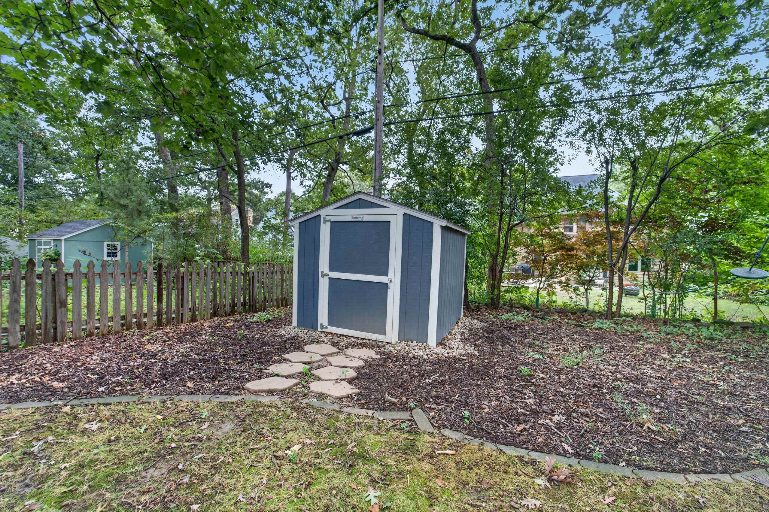 4145 Hiawatha Drive