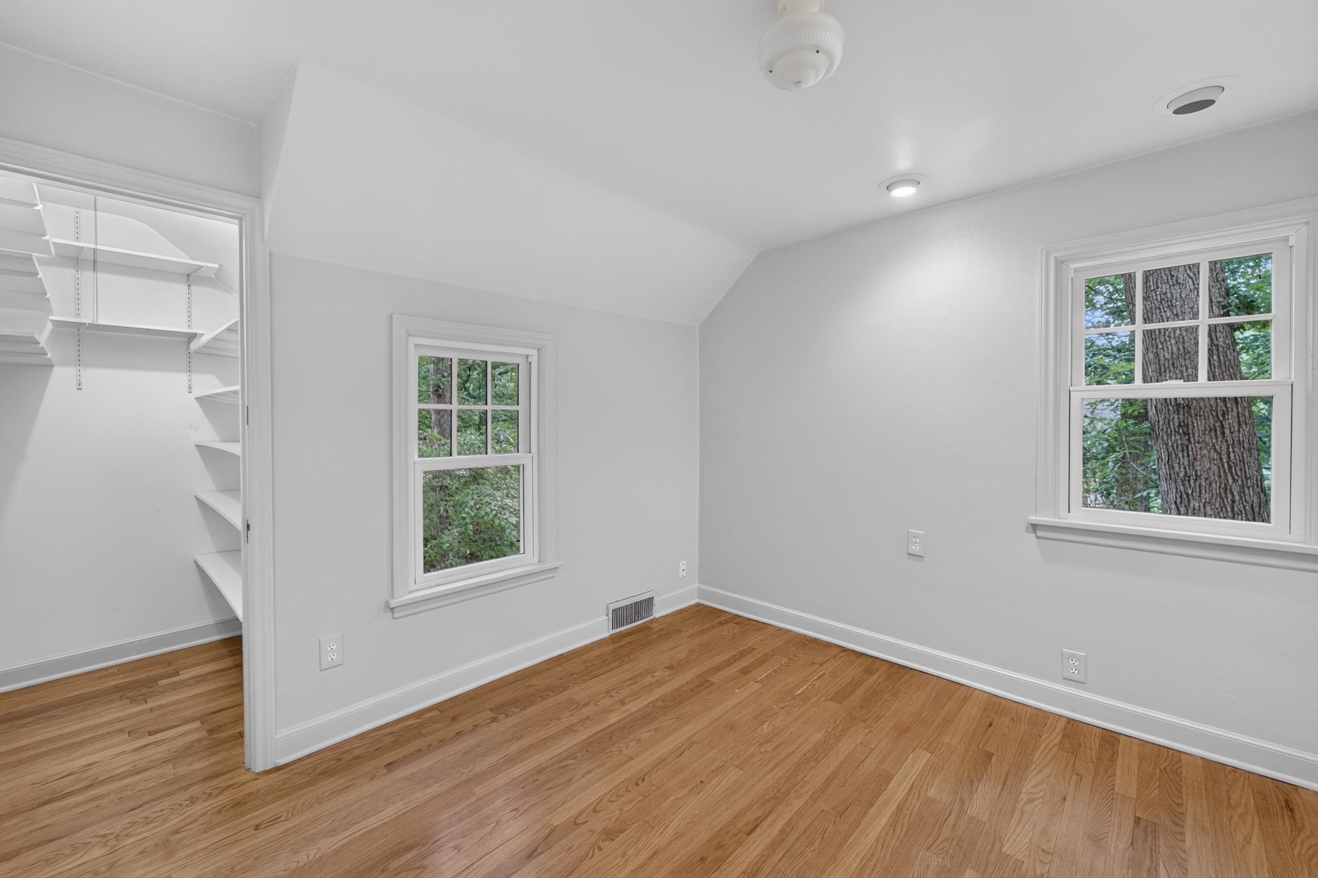 4145 Hiawatha Drive