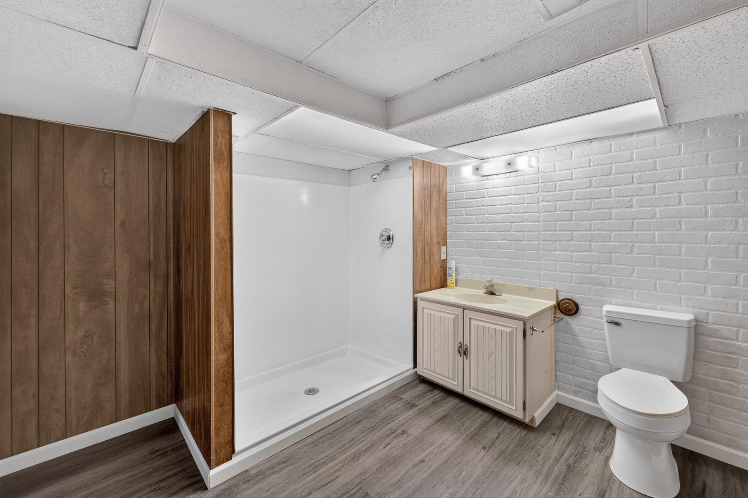 2122 Gilbert Road